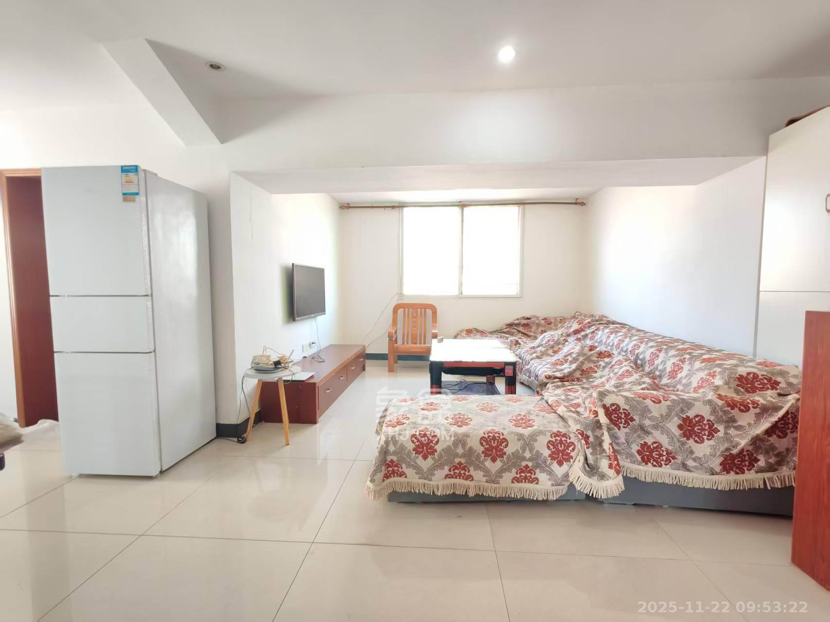 新桥小区 3室2厅1卫 1600.0元/月 新桥小区 3室2厅1卫 1600.0元/月室内图