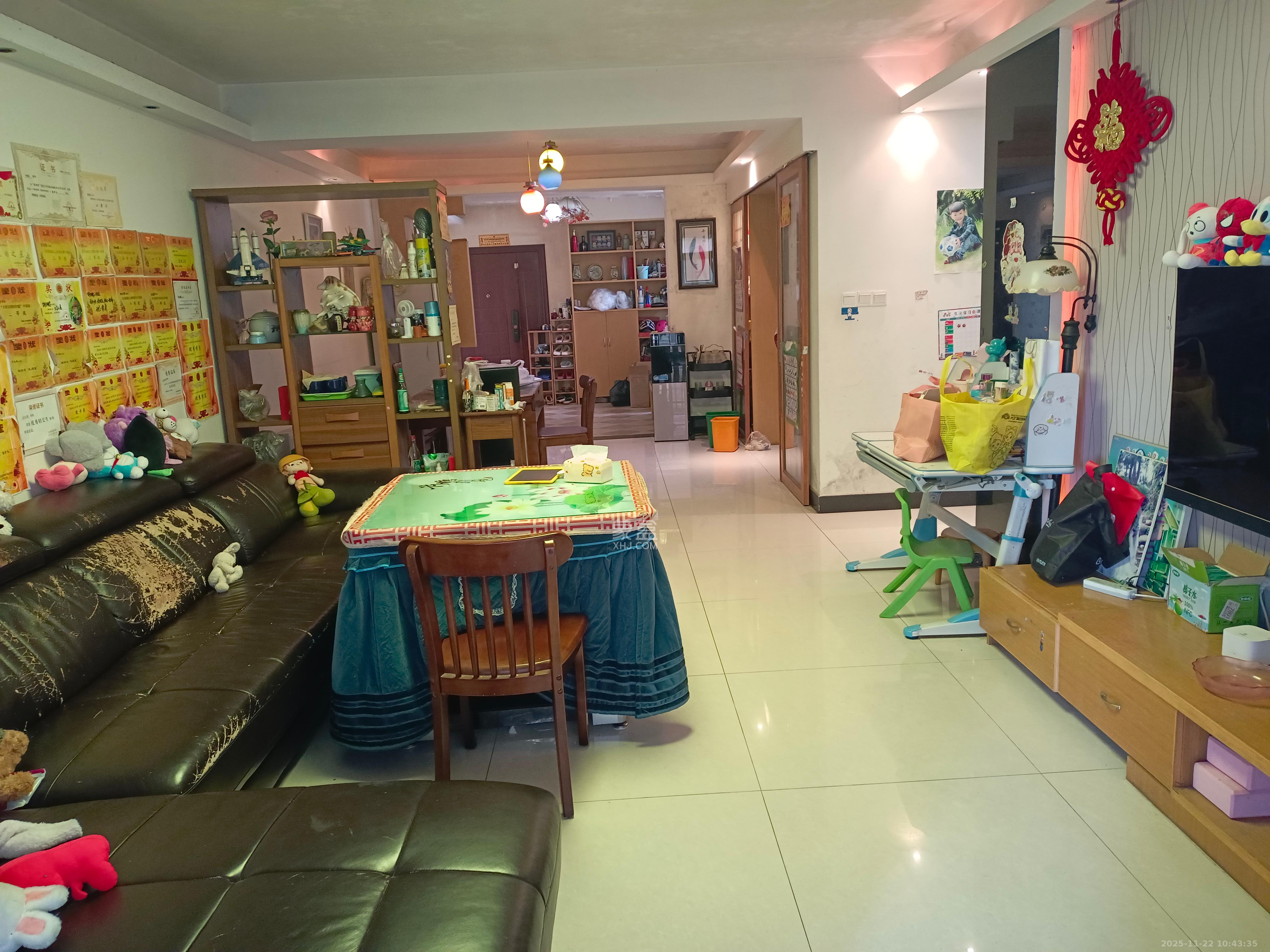 西湖丽景  3室2厅2卫    2600.0元/月室内图