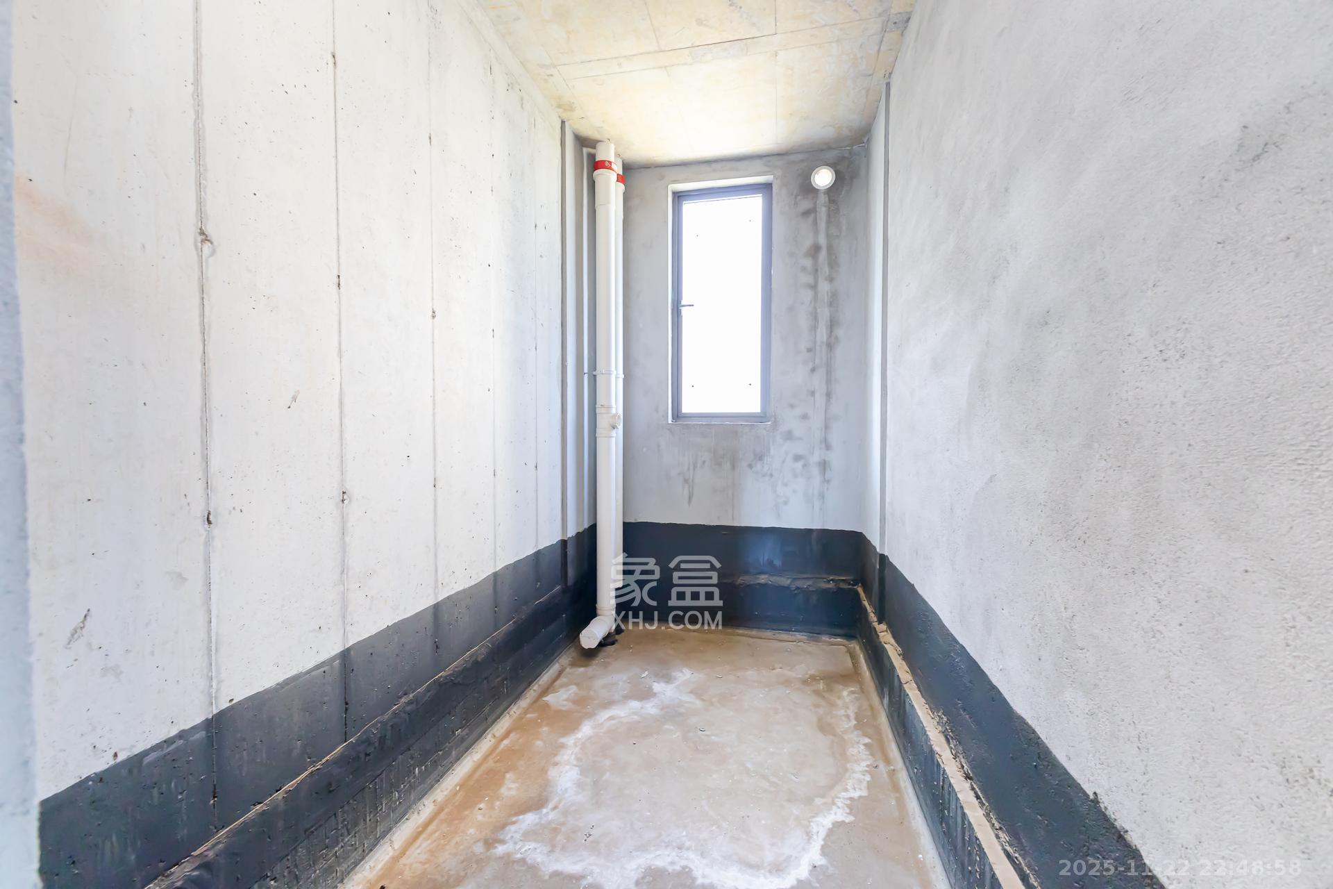 润和湘江天地E区  4室2厅3卫    200.0万卫生间