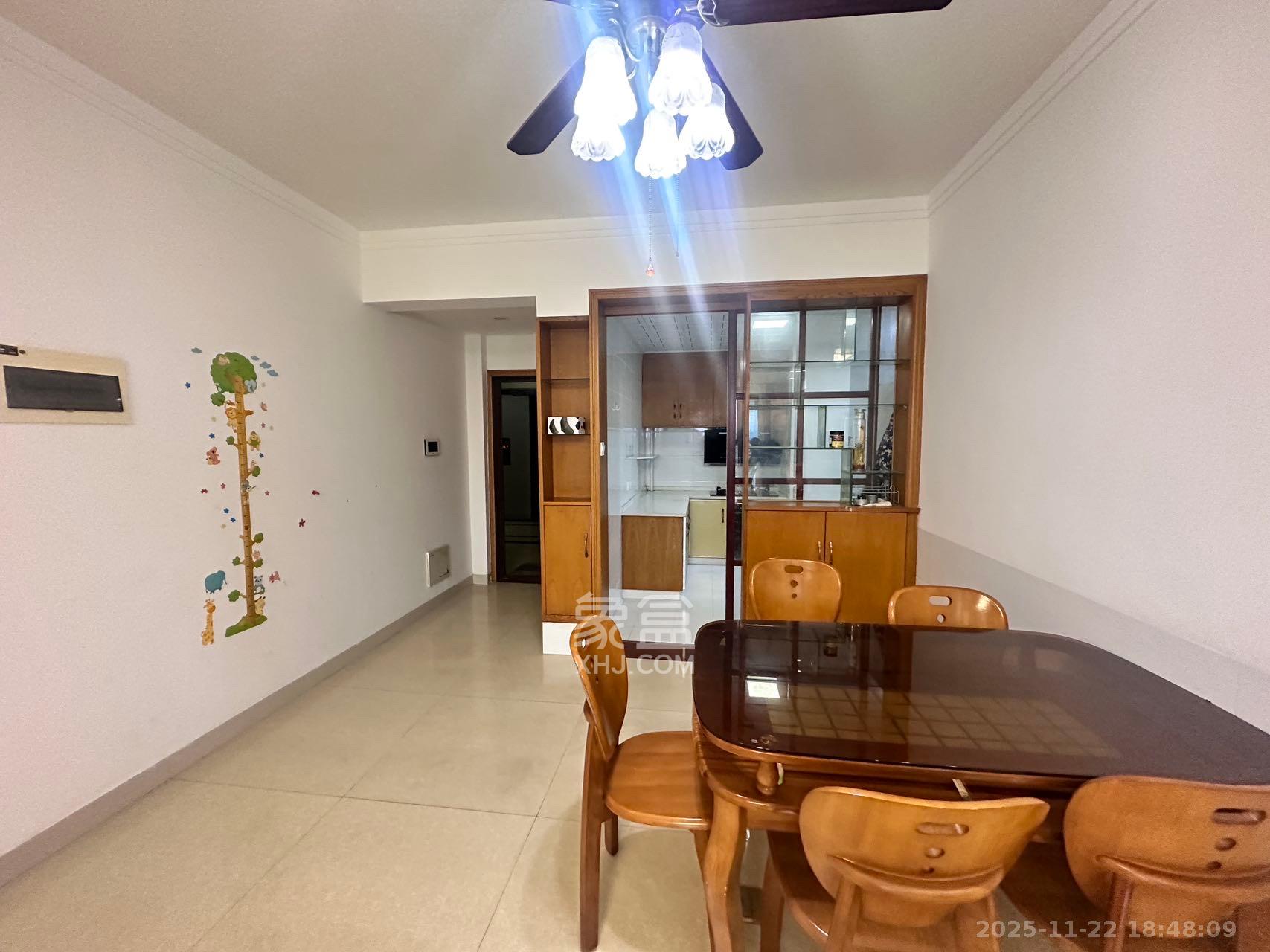 中南红领邦（红星嘉和苑）  1室2厅2卫    2300.0元/月室内图