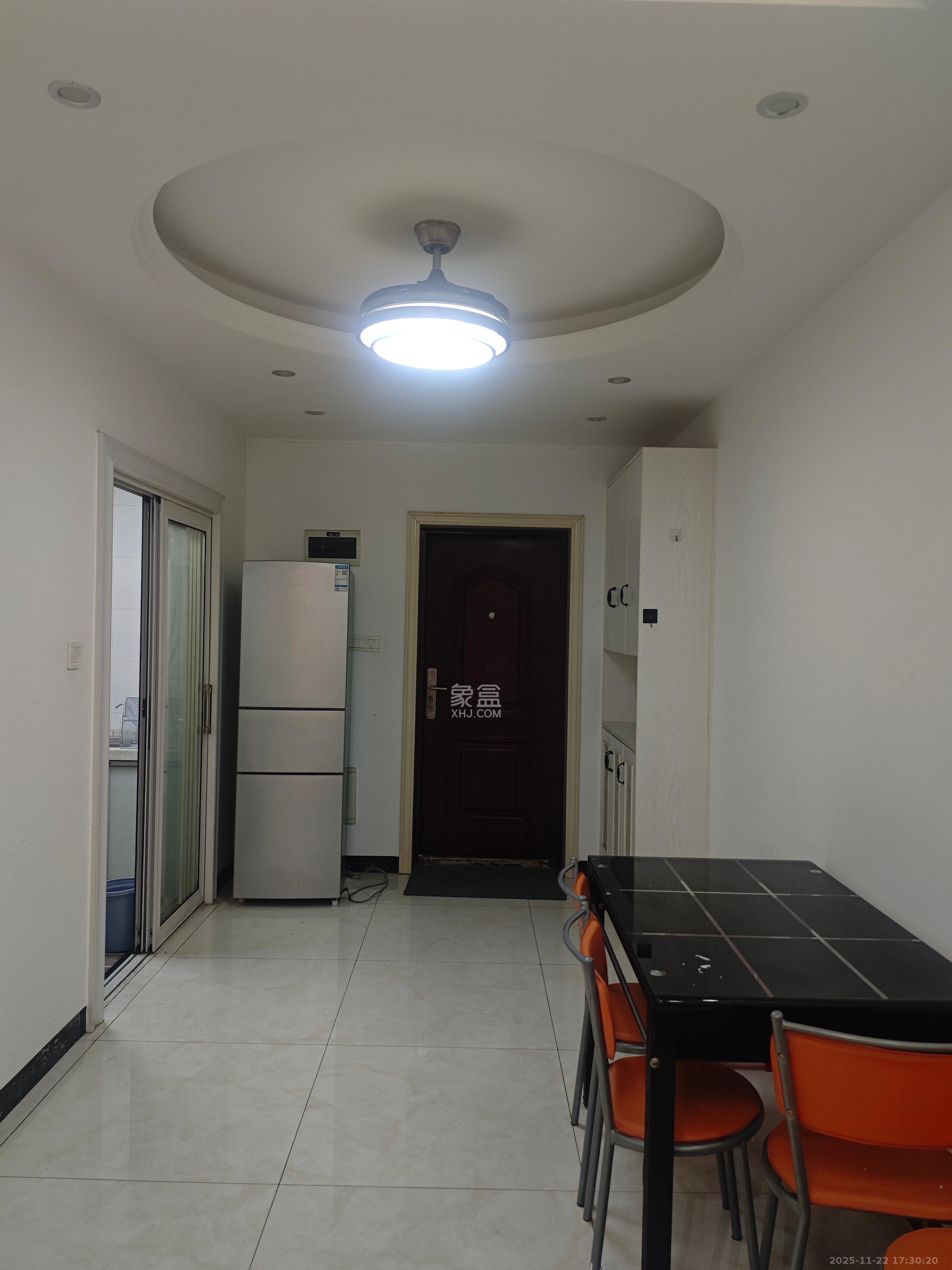 MOMA当代广场 3室1厅1卫 1800.0元/月 MOMA当代广场 3室1厅1卫 1800.0元/月室内图