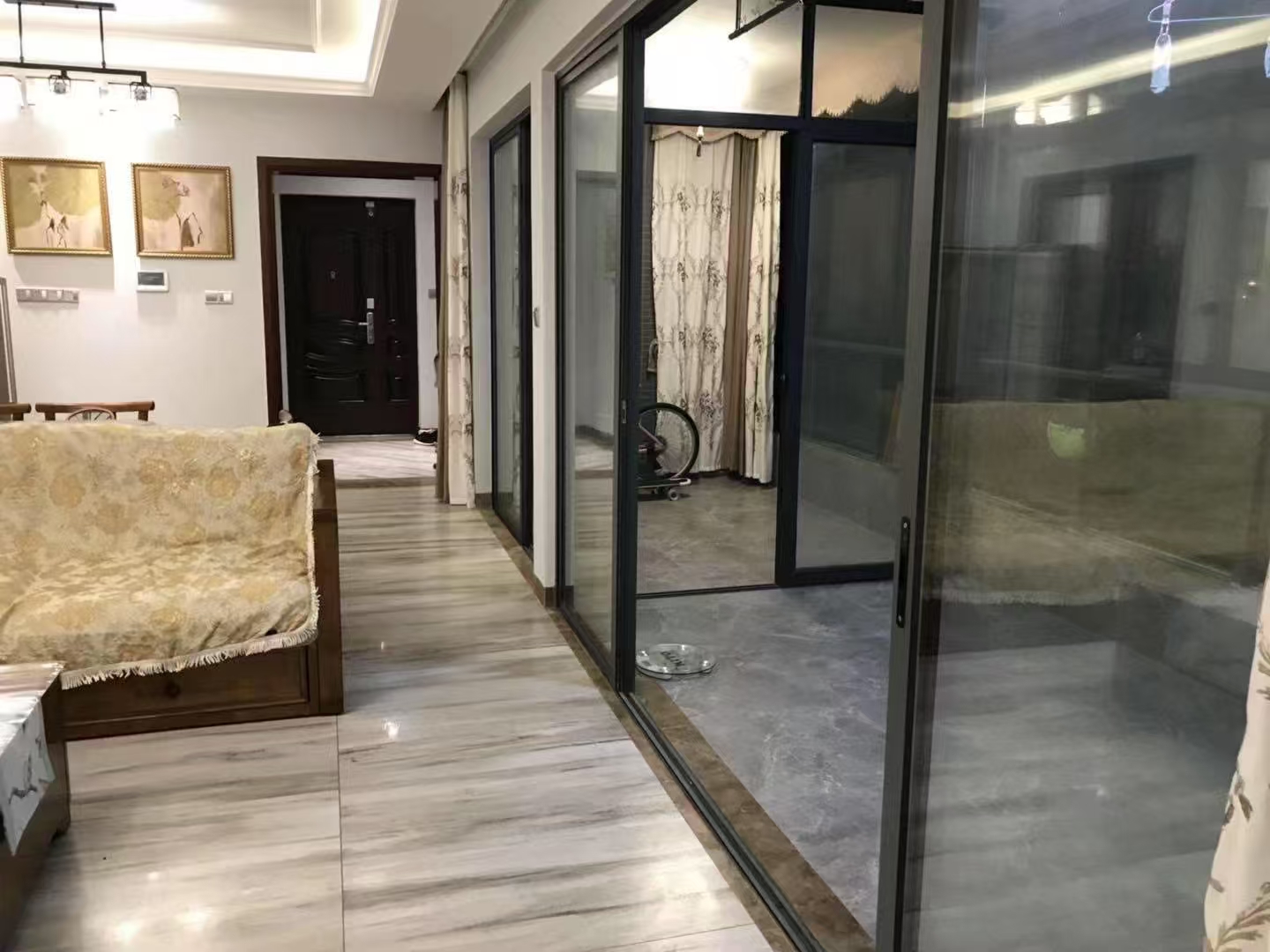 大华锦绣海岸一期  3室2厅2卫    3500.0元/月室内图1