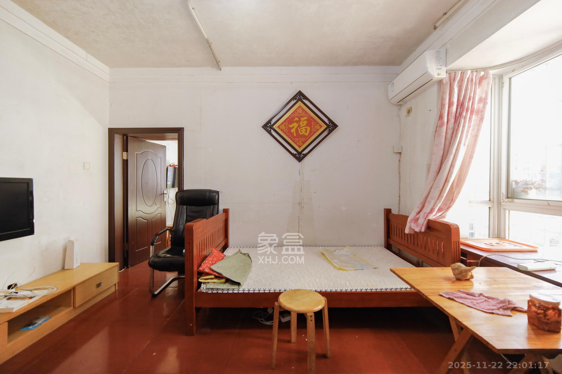 星语林名园  1室1厅1卫    24.0万