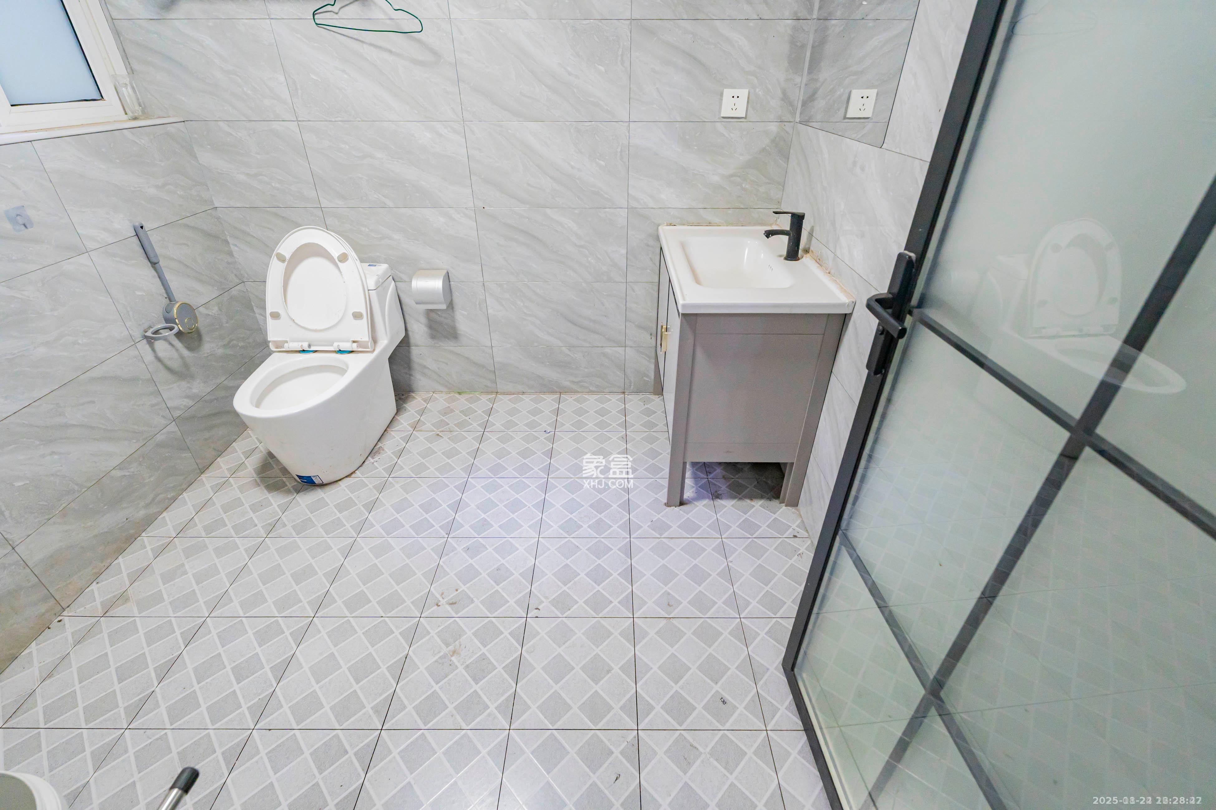 科大佳园北苑  3室2厅2卫    2800.0元/月室内图