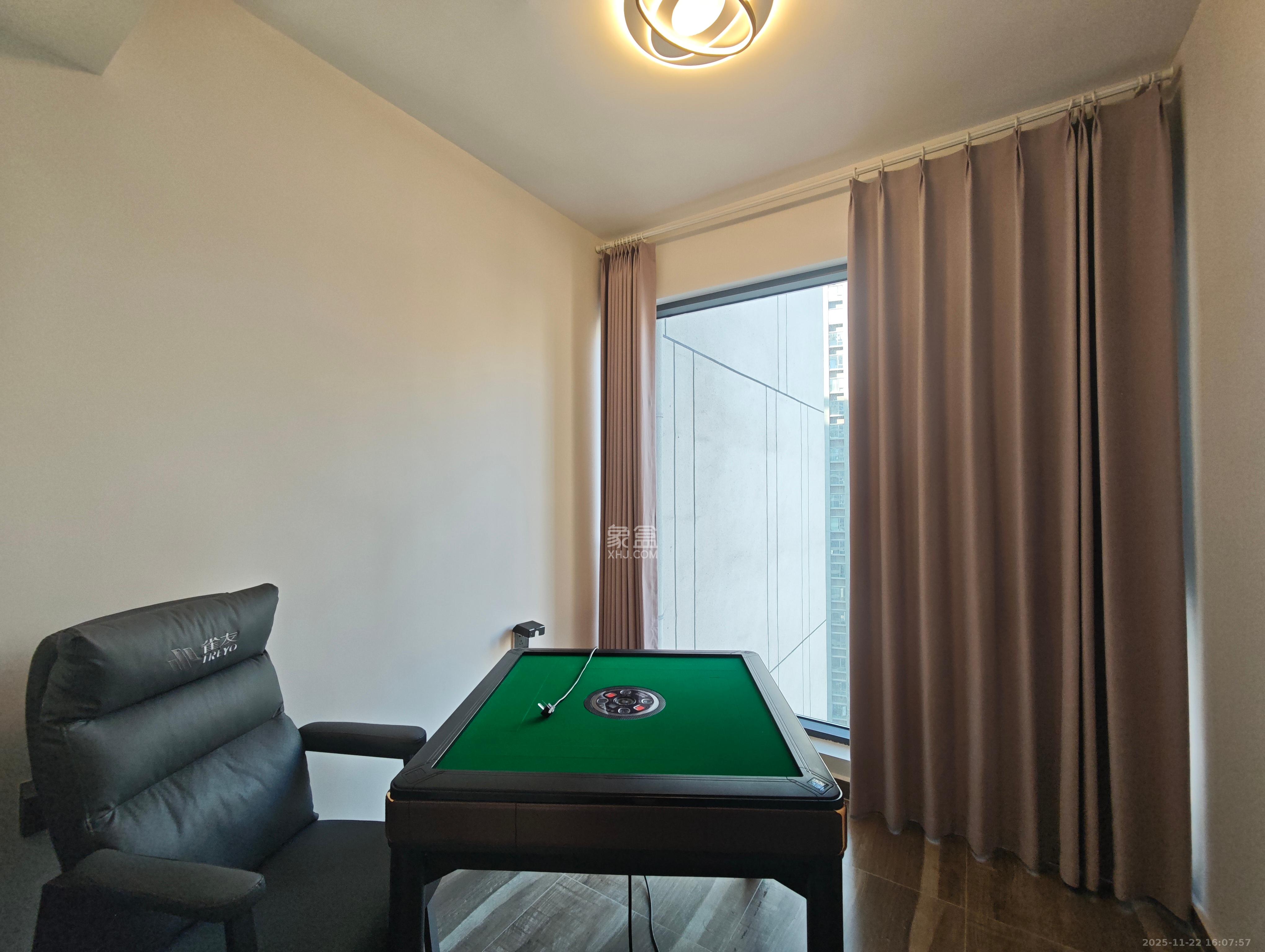 绿地V岛  4室2厅2卫    3500.0元/月室内图