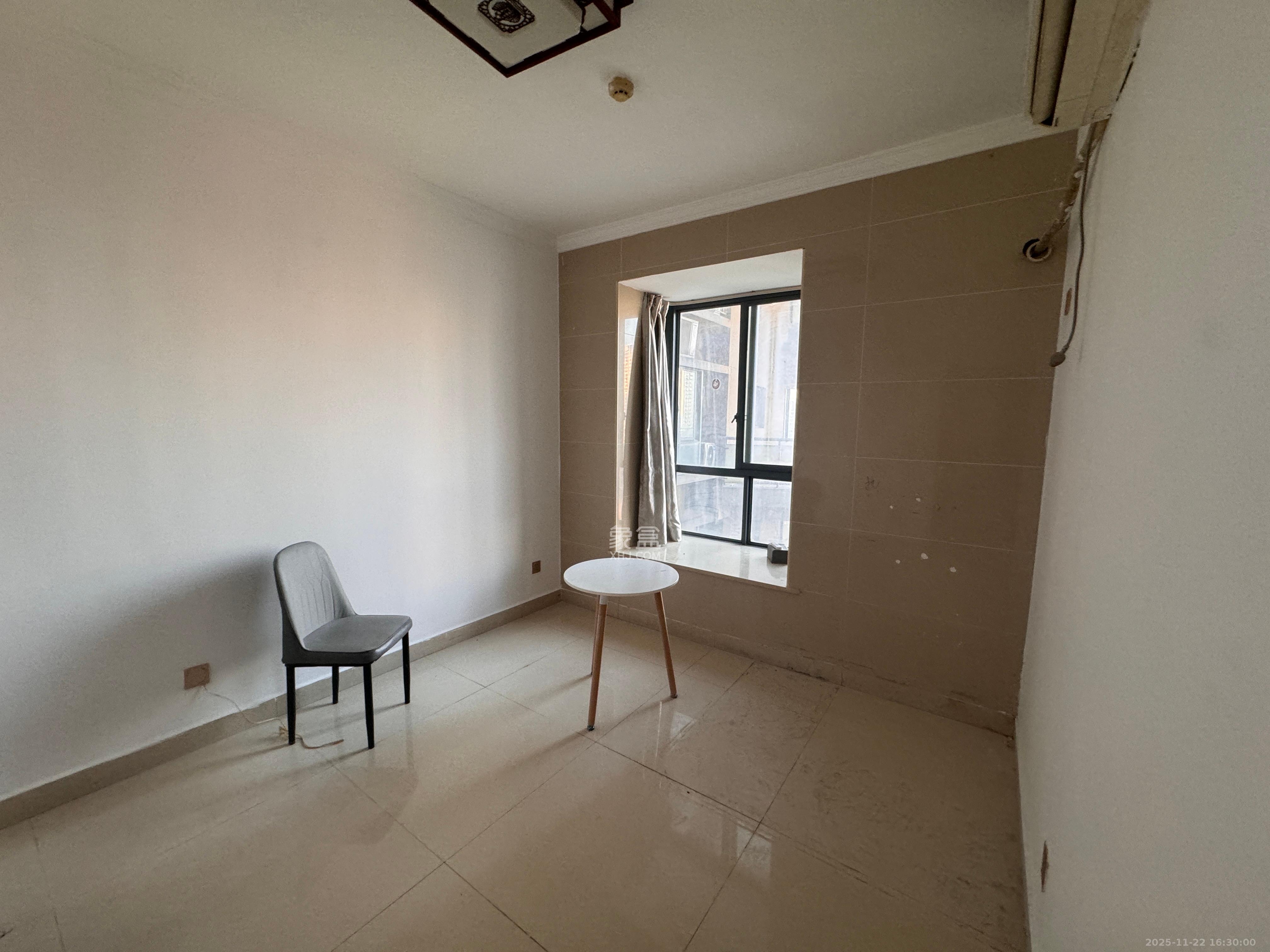 湘江世纪城富湾国际  5室2厅2卫    10000.0元/月室内图