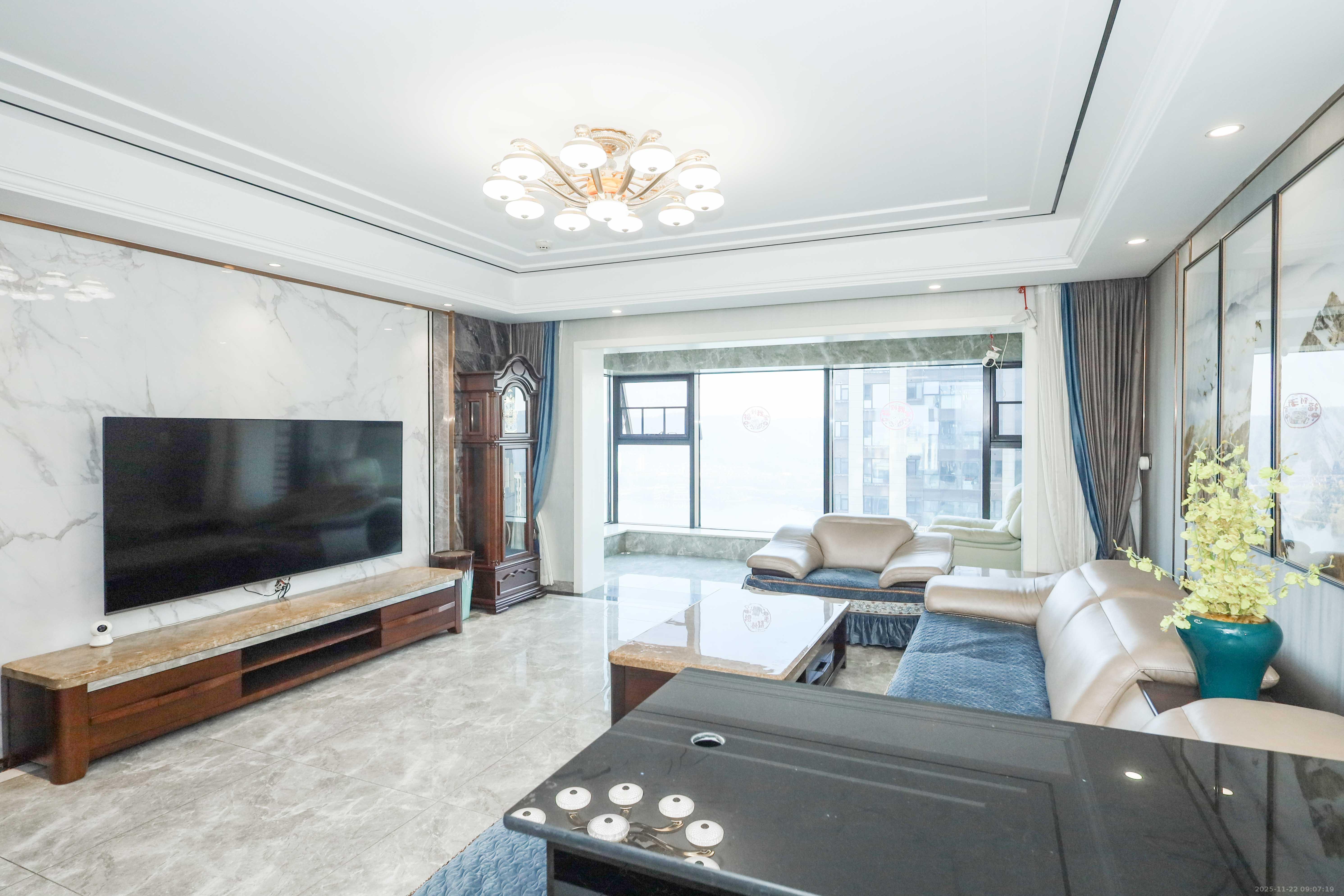 晟通牡丹舸  3室2厅2卫    299.0万客厅