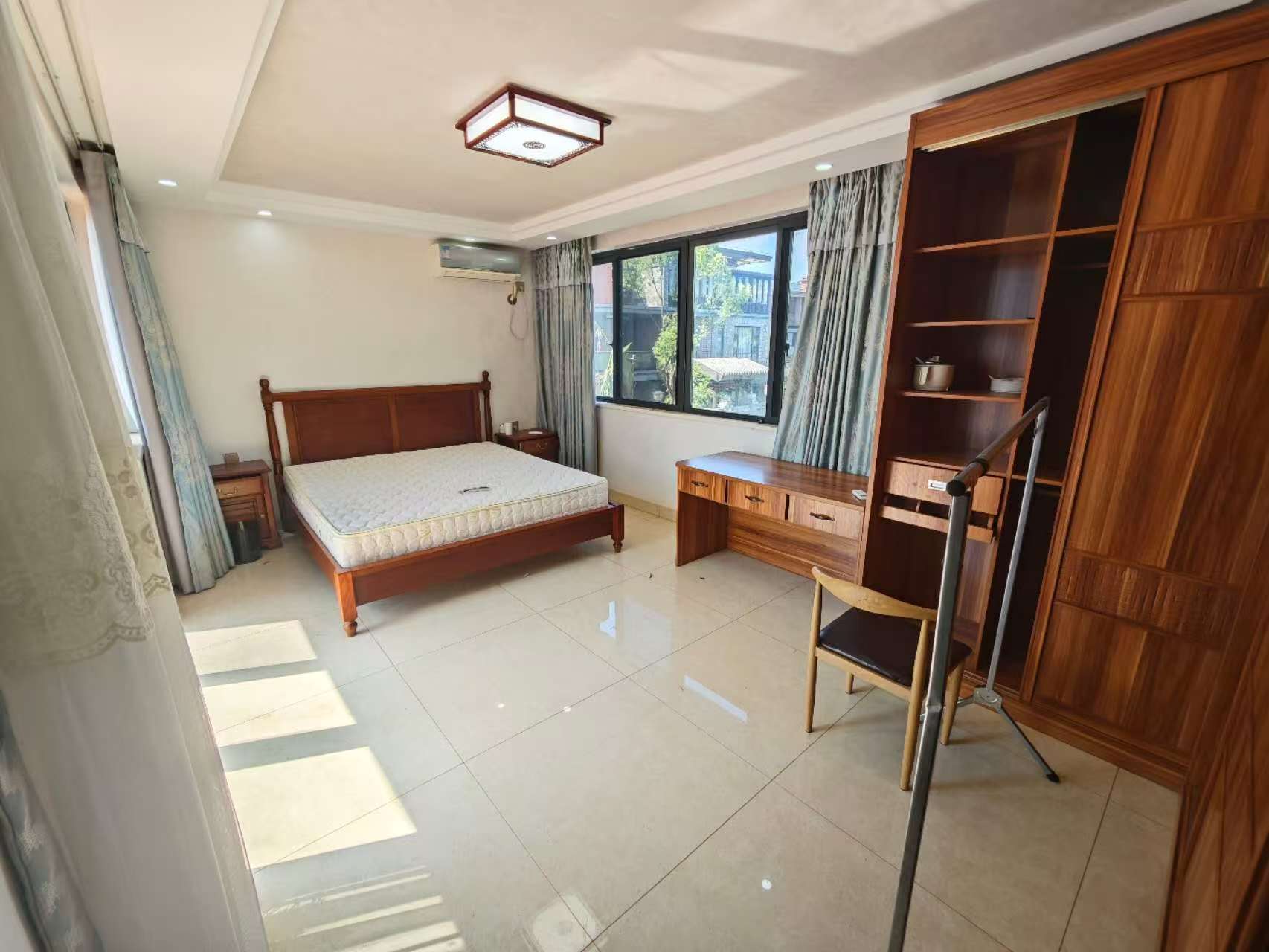 鸿洲江山  5室2厅2卫    15000.0元/月室内图