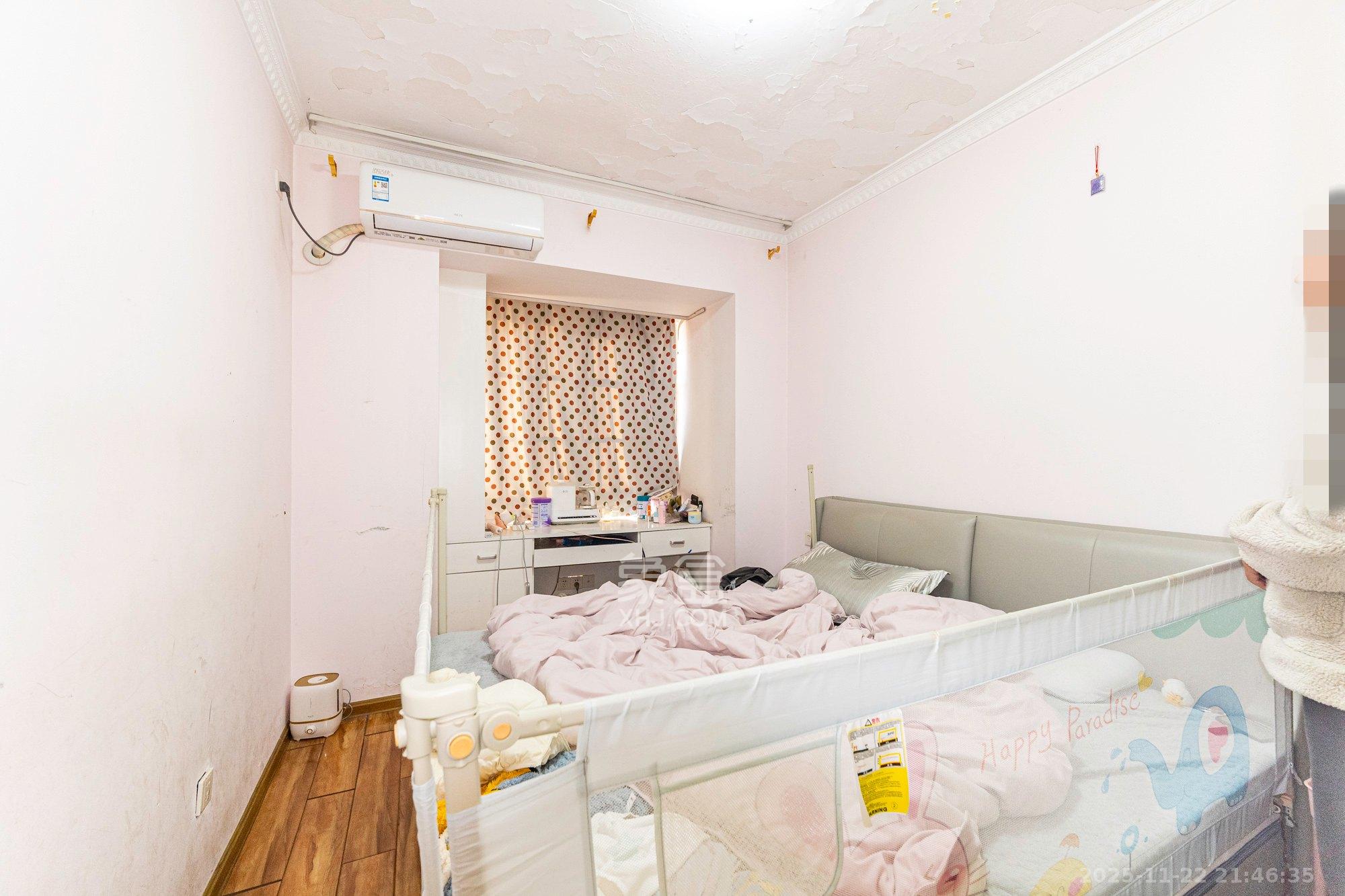 旭辉华庭 2室2厅1卫 42.0万 旭辉华庭 2室2厅1卫 42.0万卧室