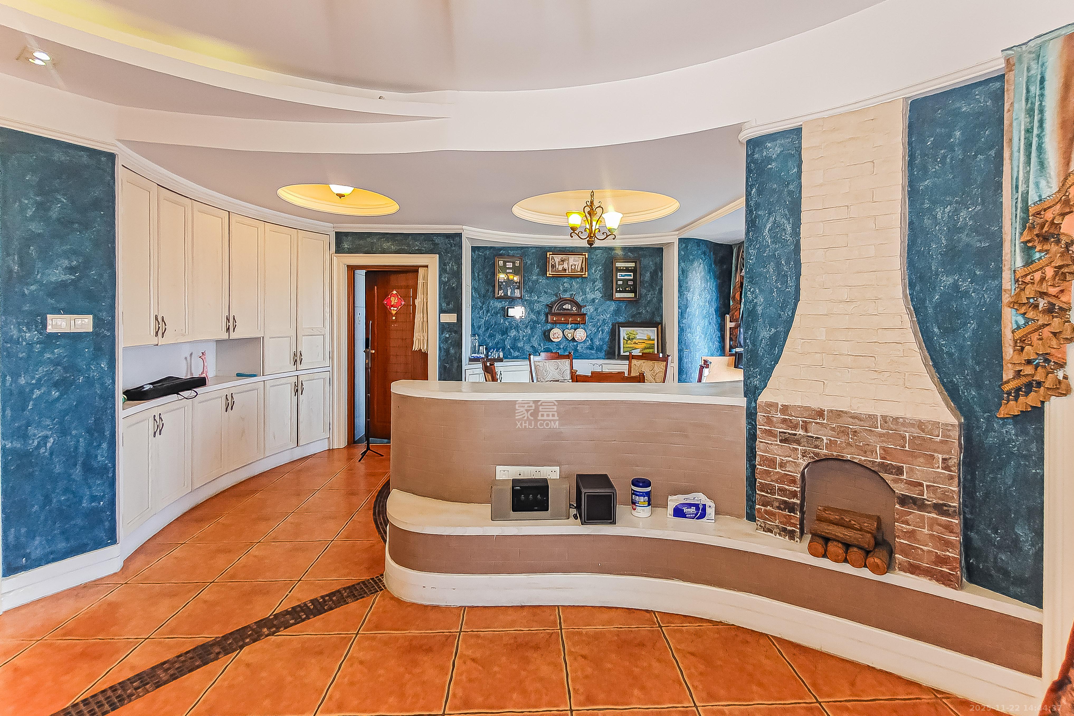 万博汇 3室2厅2卫 230.0万 万博汇 3室2厅2卫 230.0万客厅