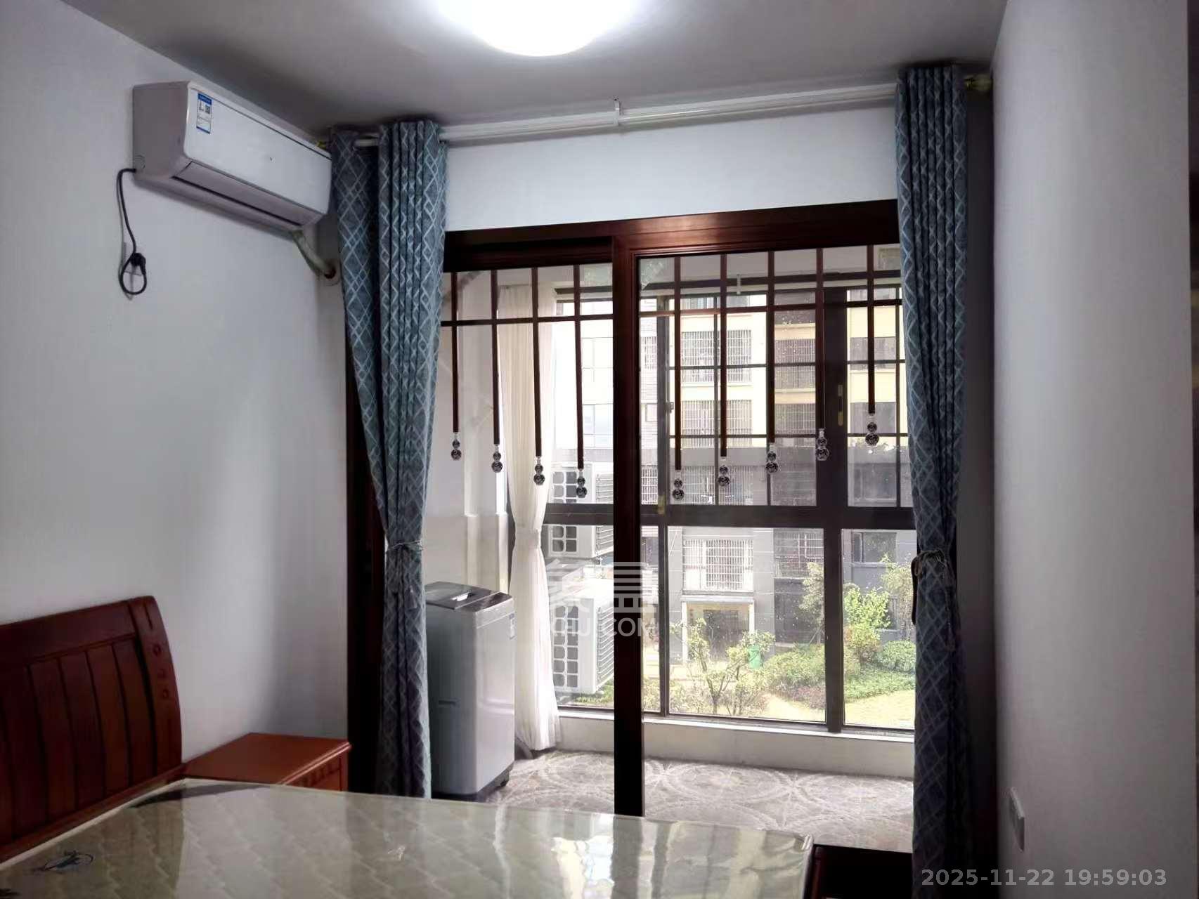 湖南报业文化城（米地亚家园）  3室2厅2卫    2000.0元/月室内图