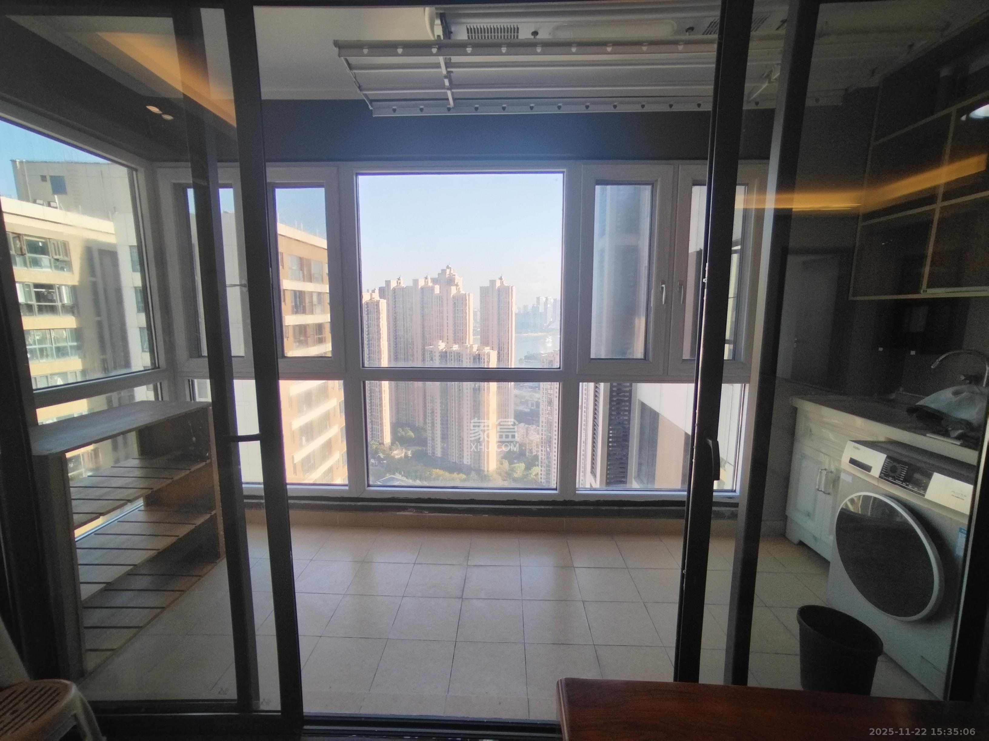 万科里金域国际  4室2厅2卫    4500.0元/月