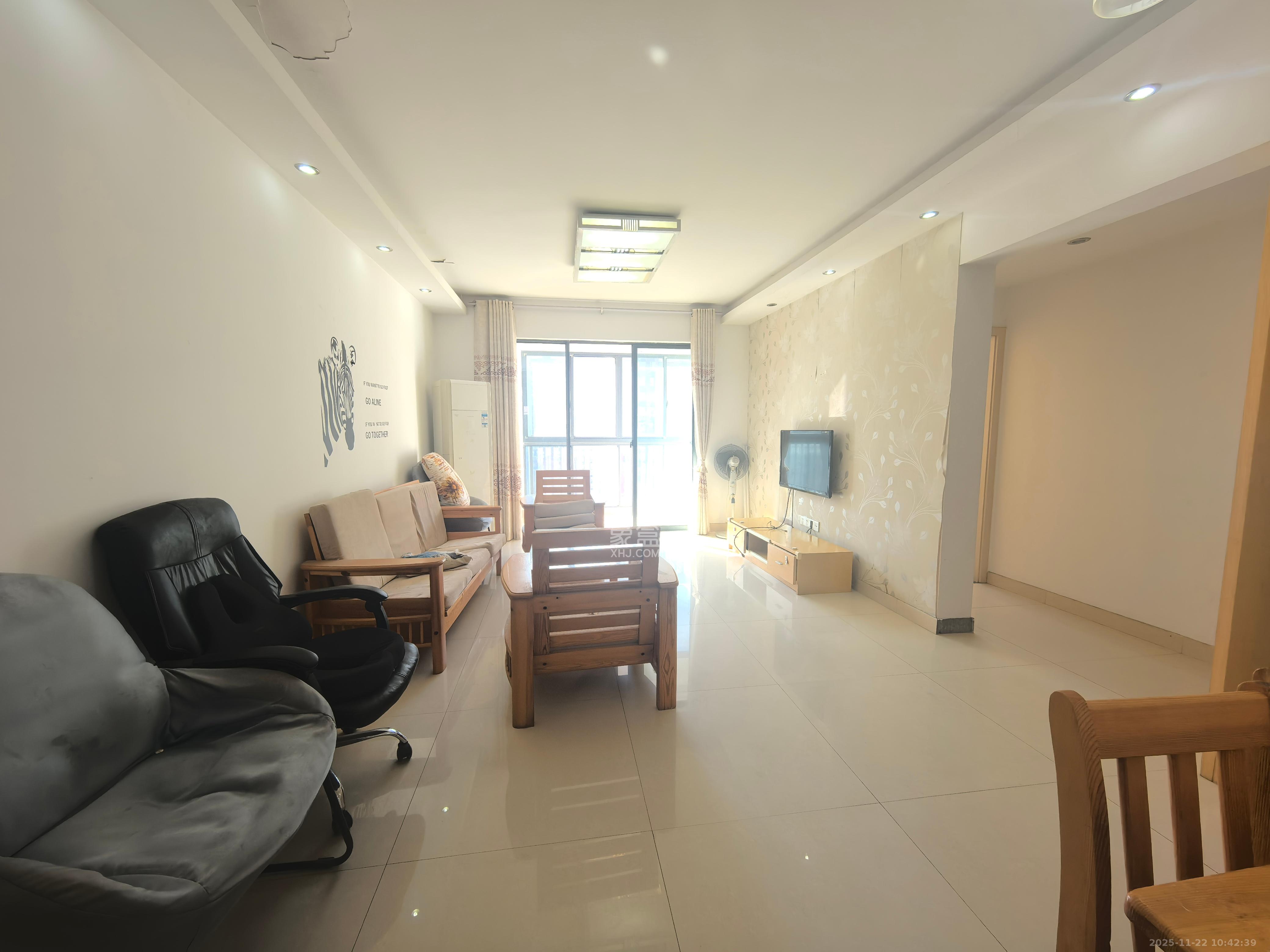 华润凤凰城二期 3室2厅1卫 1800.0元/月 华润凤凰城二期 3室2厅1卫 1800.0元/月室内图