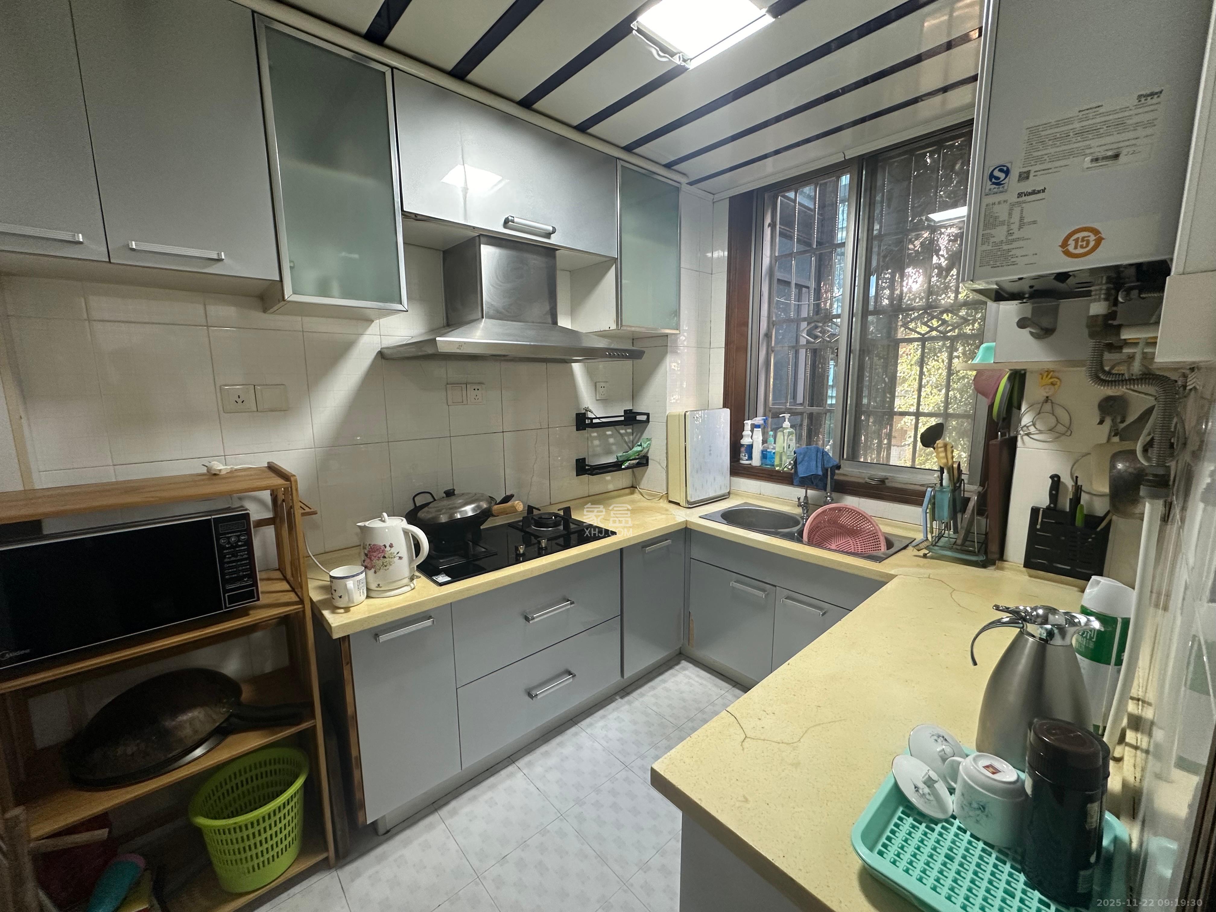 白沙花园  3室2厅2卫    3200.0元/月室内图