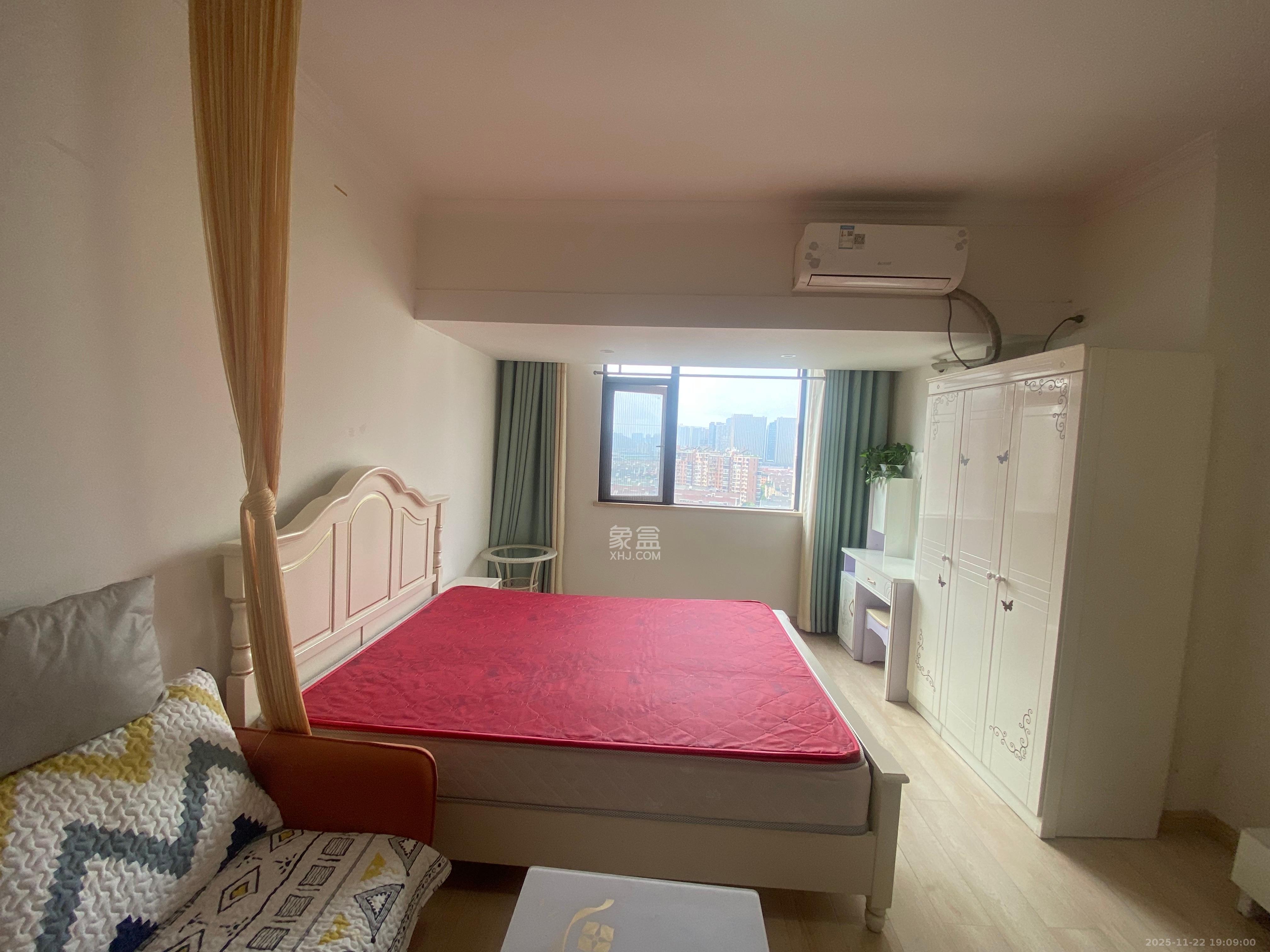 五江天街北区  1室1厅1卫    1300.0元/月室内图