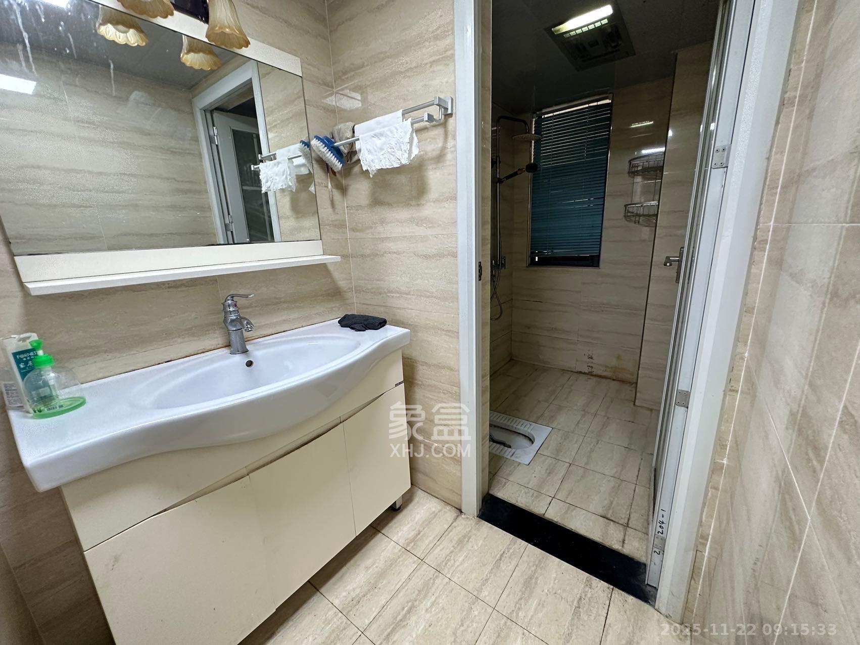 鸿基橄榄君庭  3室1厅1卫    2600.0元/月室内图