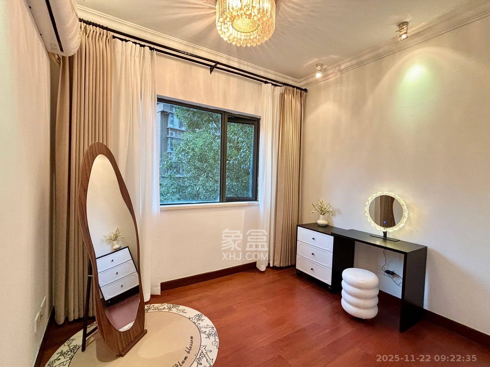 恒大江湾  3室2厅2卫    3180.0元/月室内图