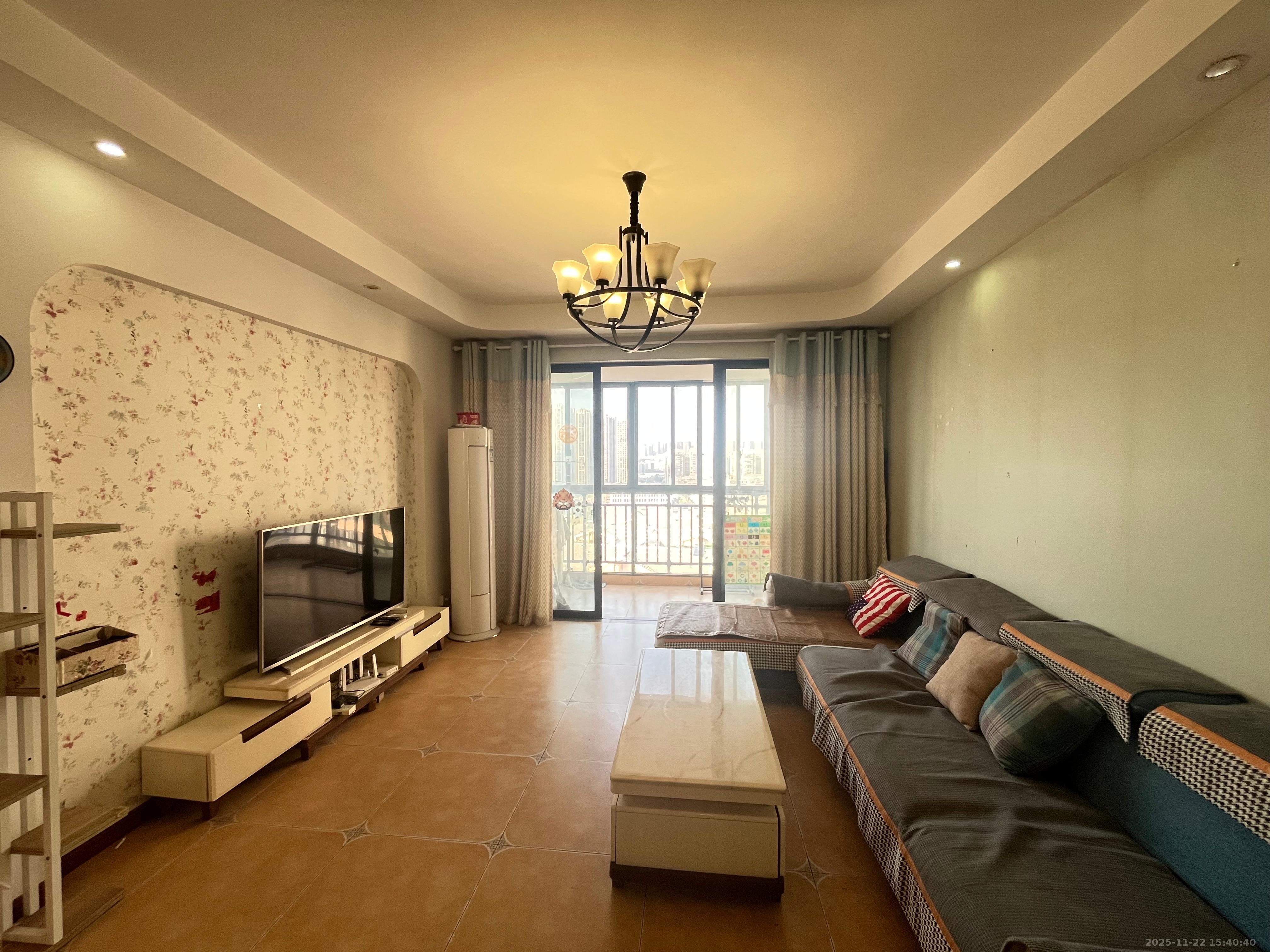 麓谷公馆（涉外国际公馆）  3室2厅1卫    2200.0元/月