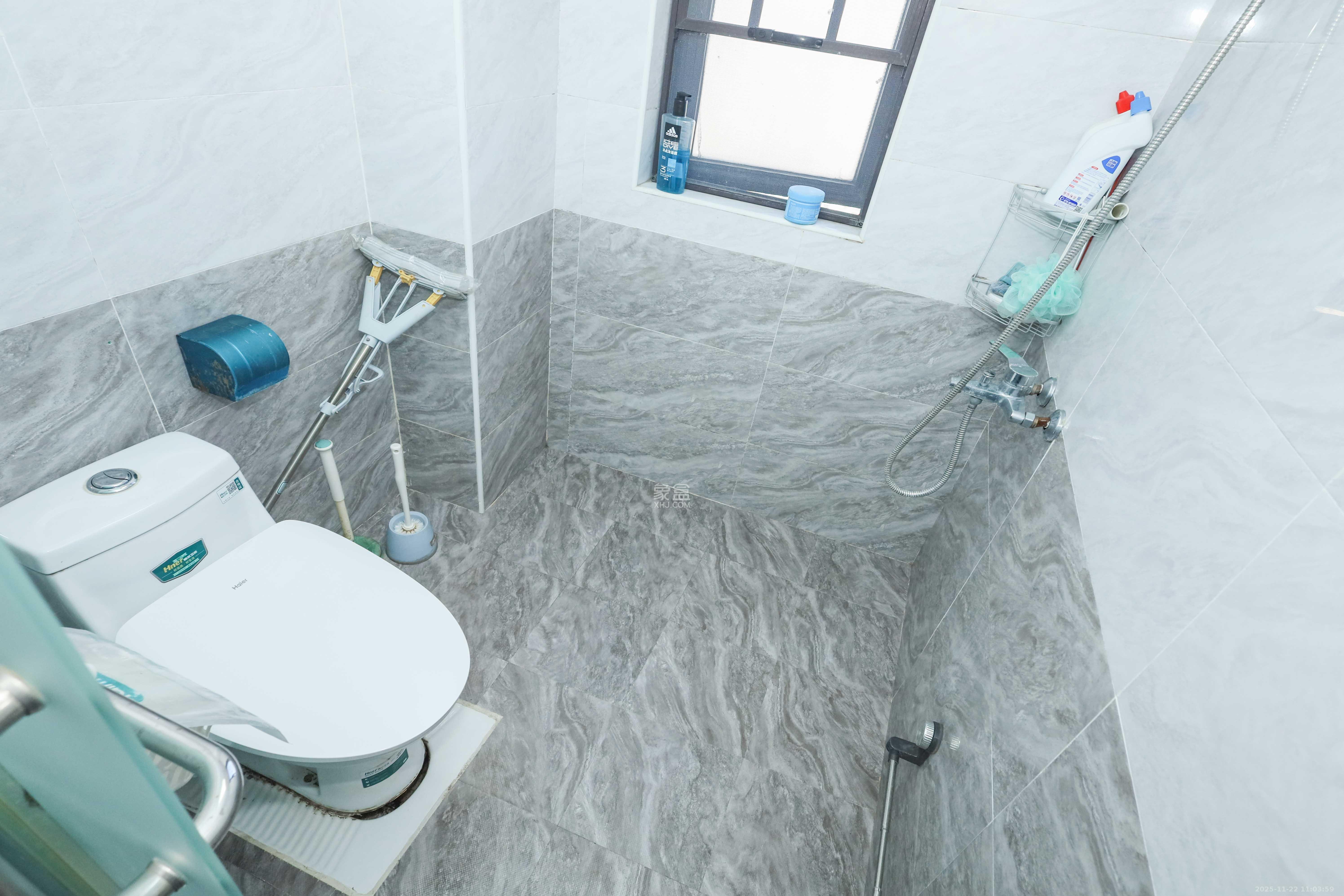 中国铁建梅溪青秀三期  4室2厅2卫    212.0万卫生间