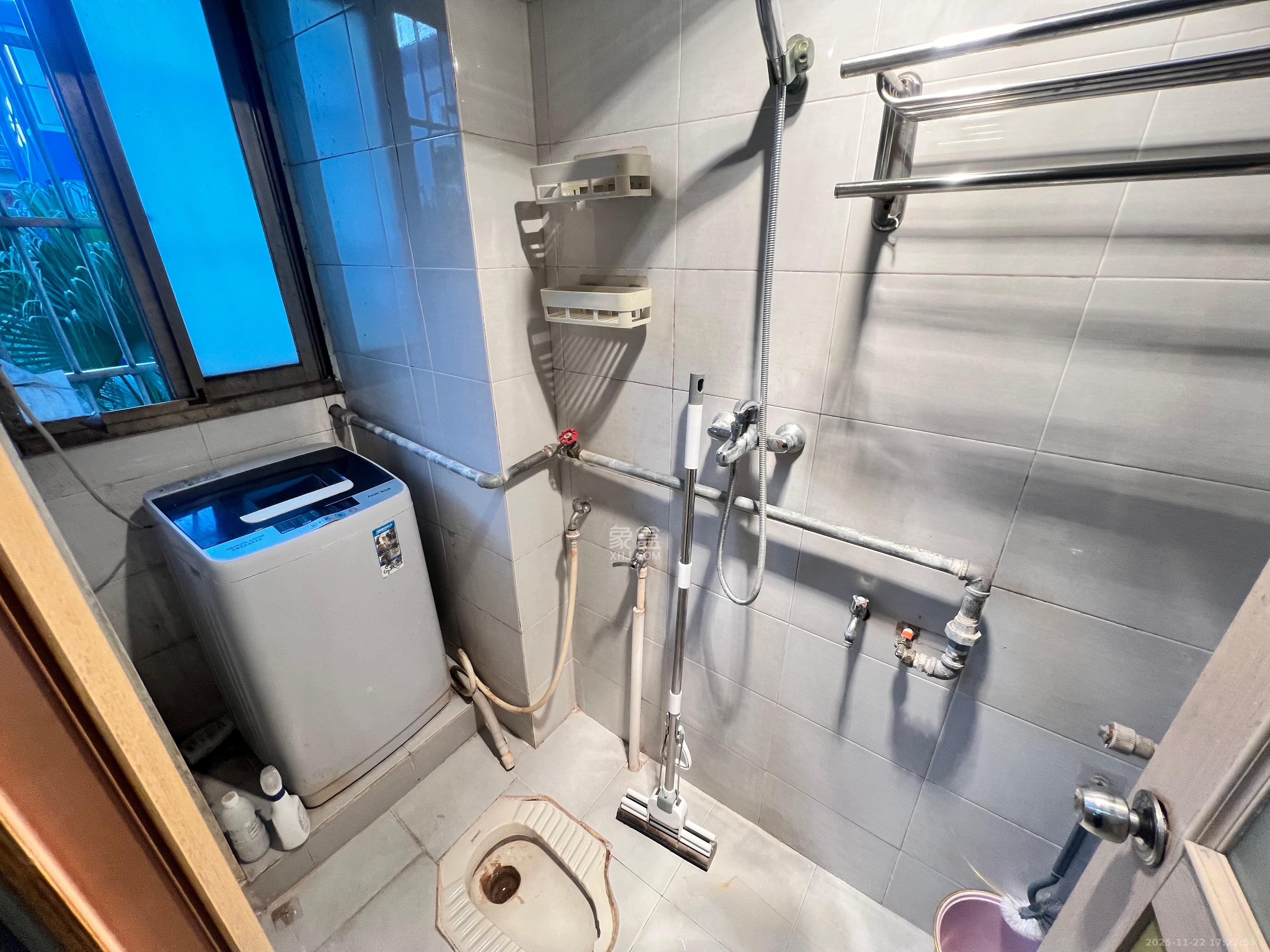 青山祠社区  1室0厅0卫    1400.0元/月室内图