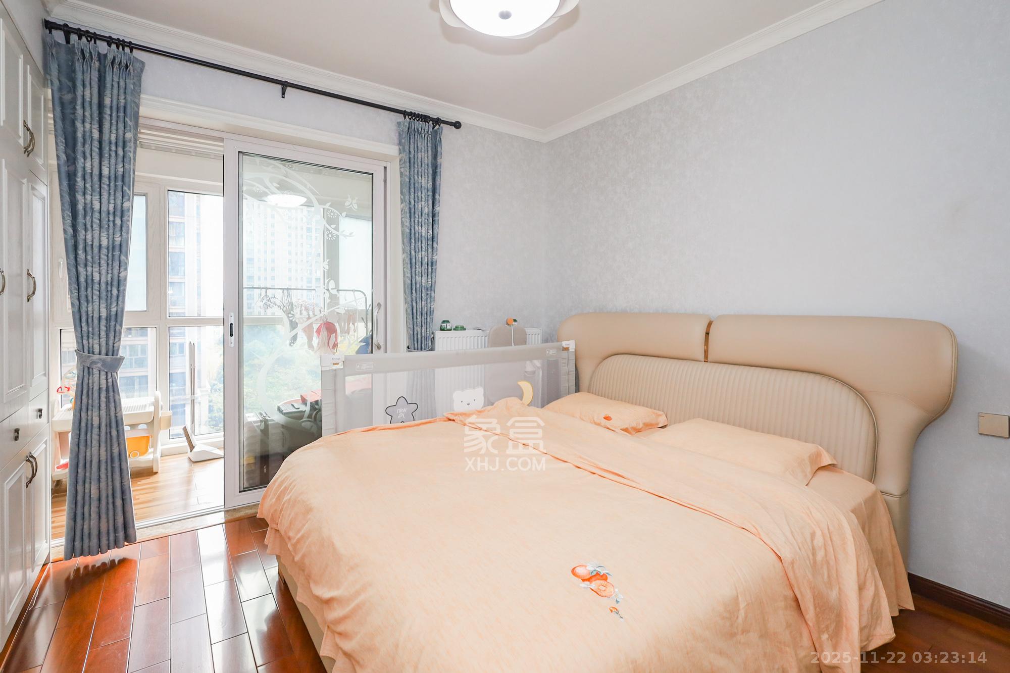 八方小区B区 1室0厅0卫 450.0万 八方小区B区 1室0厅0卫 450.0万卧室