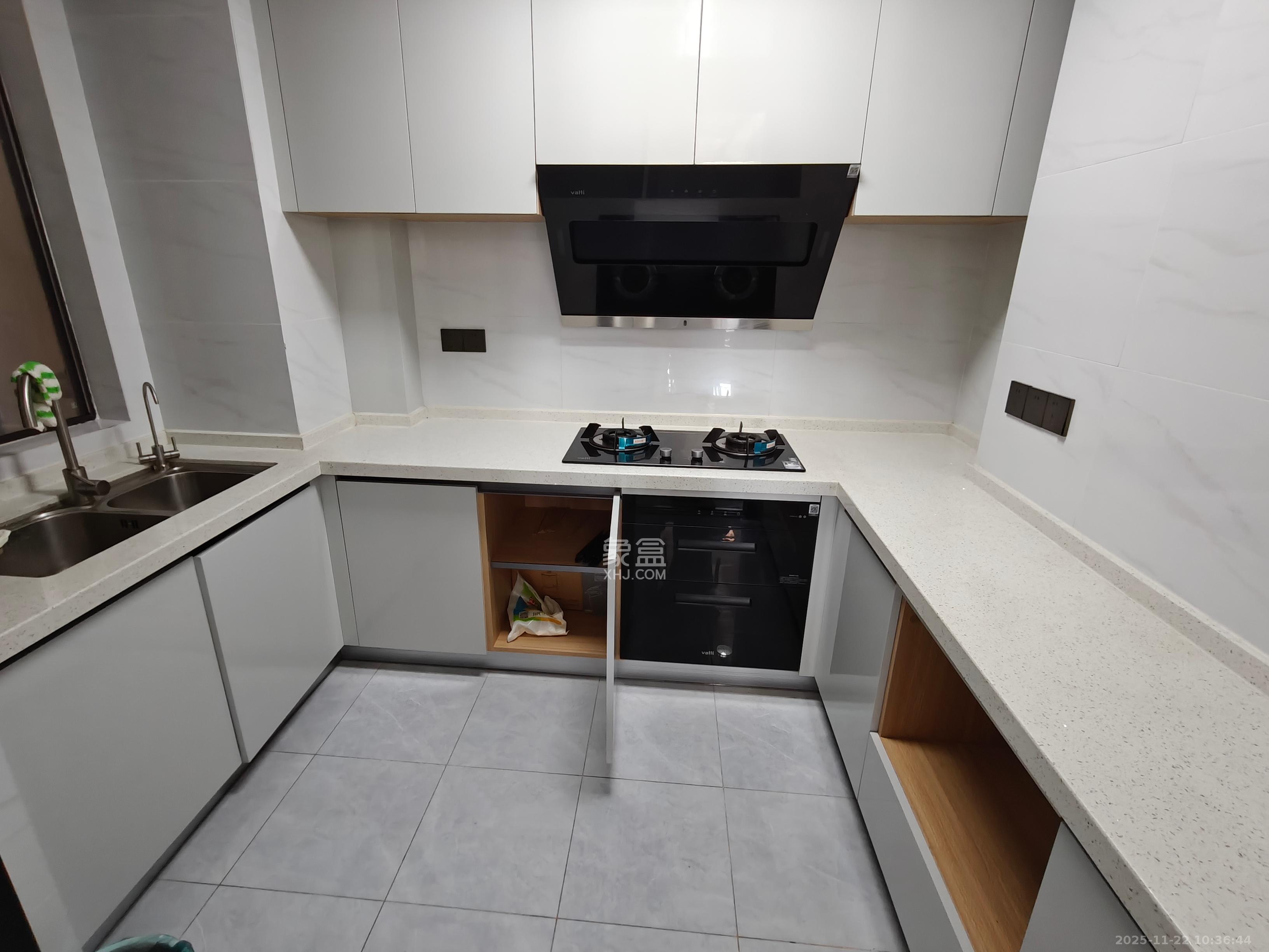 润和湘江天地C区 4室2厅2卫 2600.0元/月 润和湘江天地C区 4室2厅2卫 2600.0元/月室内图