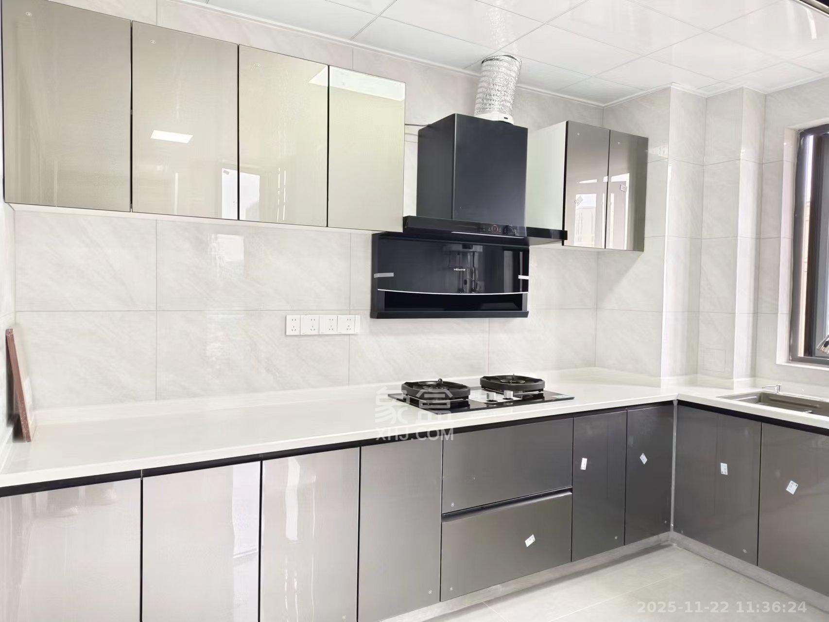 恒大御景天下城二期  3室2厅2卫    2400.0元/月