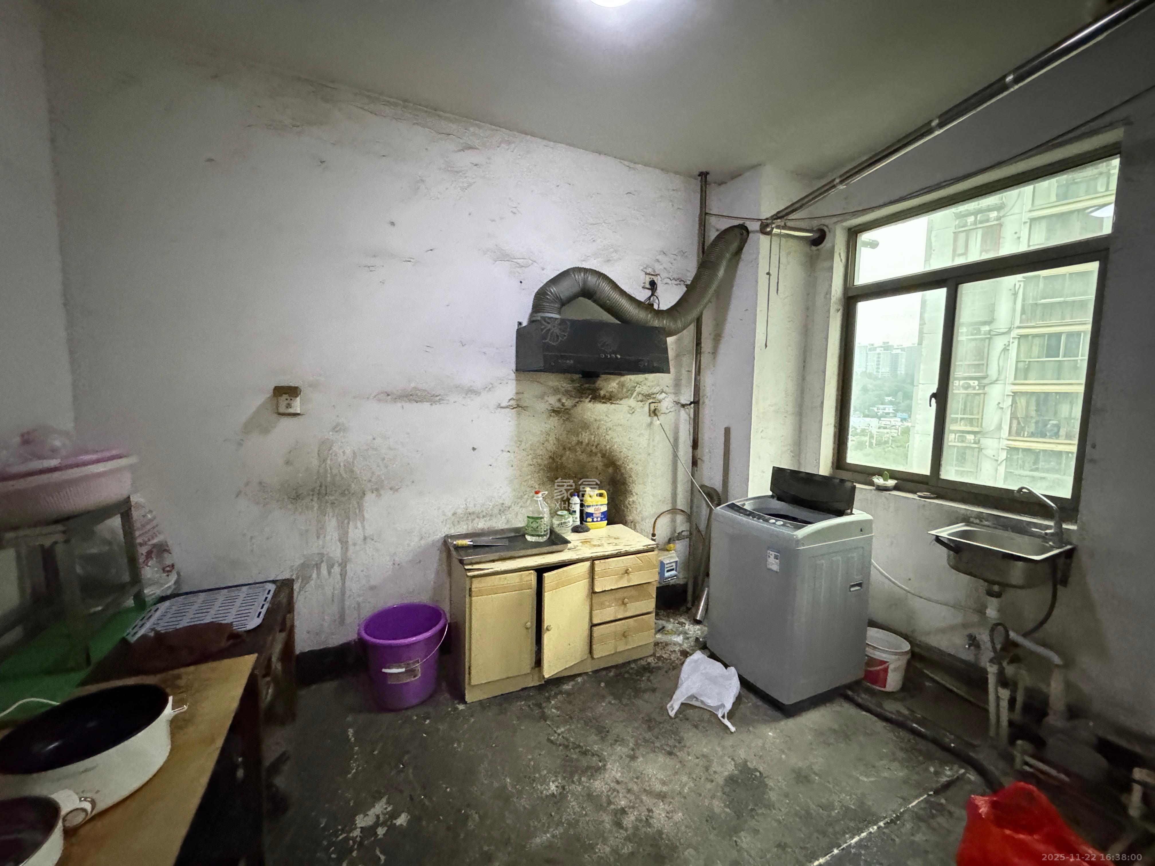 金质嘉苑  3室2厅2卫    1500.0元/月室内图