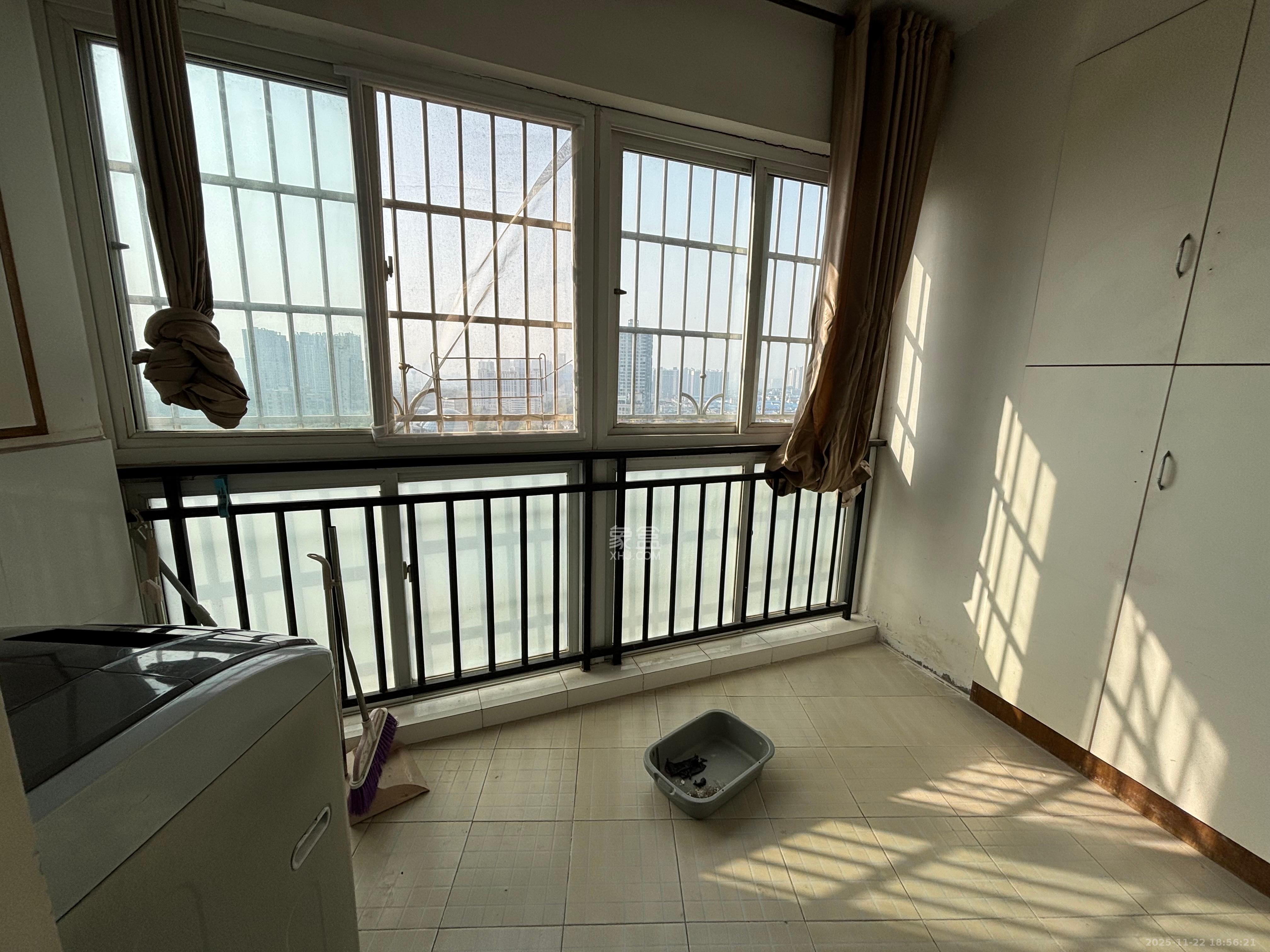 未来现代城  2室1厅1卫    1800.0元/月室内图