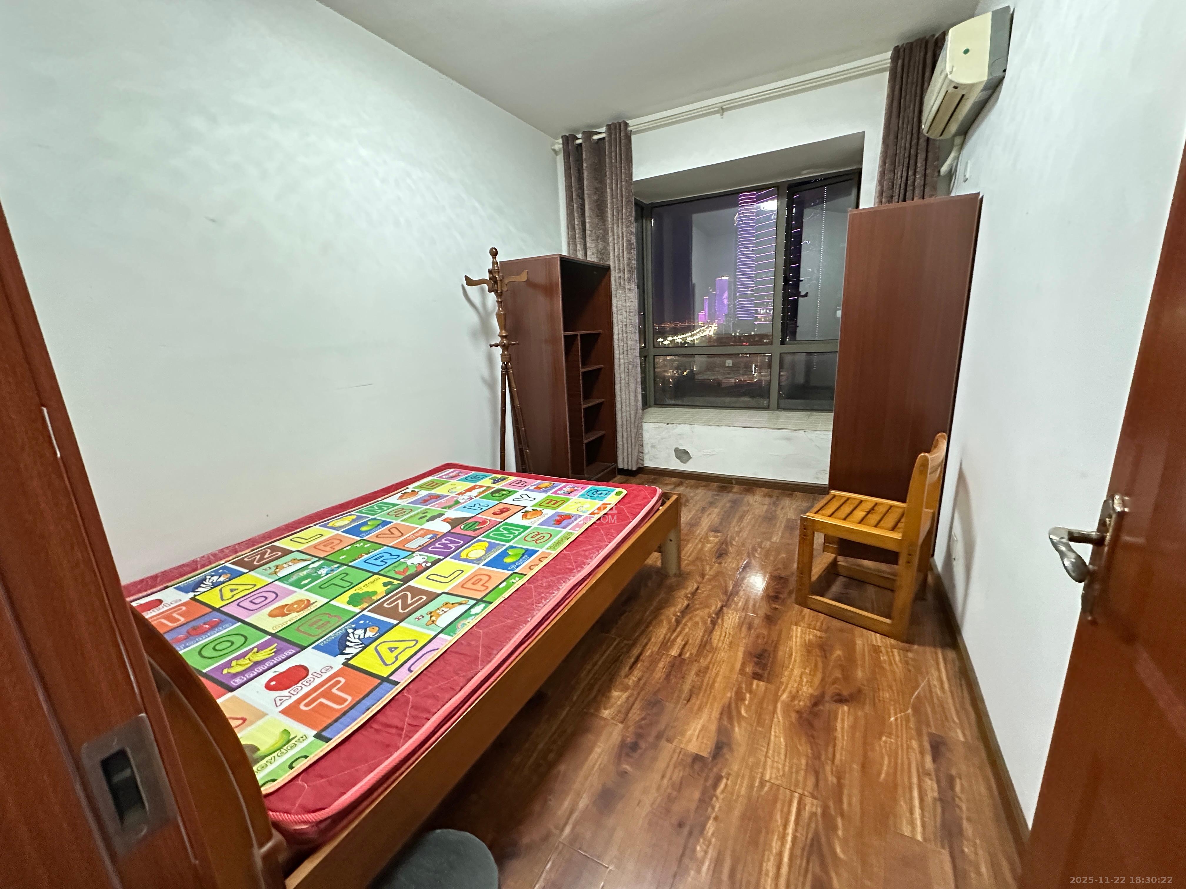 金域南外滩（望江佳园）  4室2厅2卫    4000.0元/月室内图