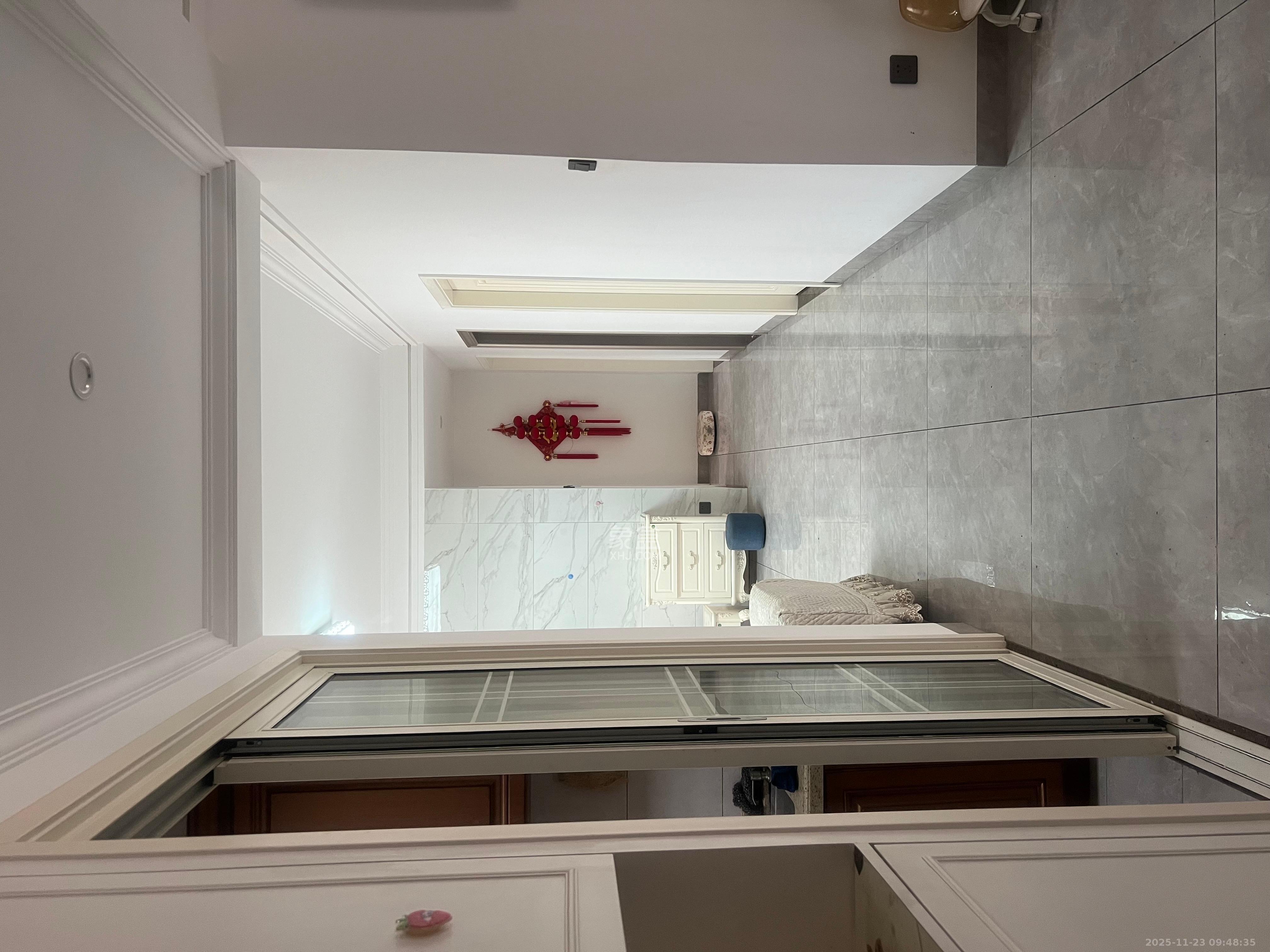 丽发新城 3室2厅1卫 2000.0元/月 丽发新城 3室2厅1卫 2000.0元/月室内图