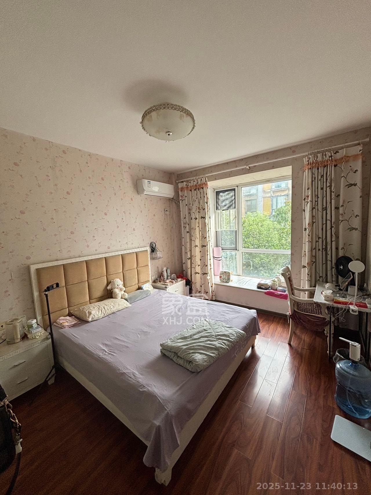 山水湾  1室2厅1卫    850.0元/月室内图