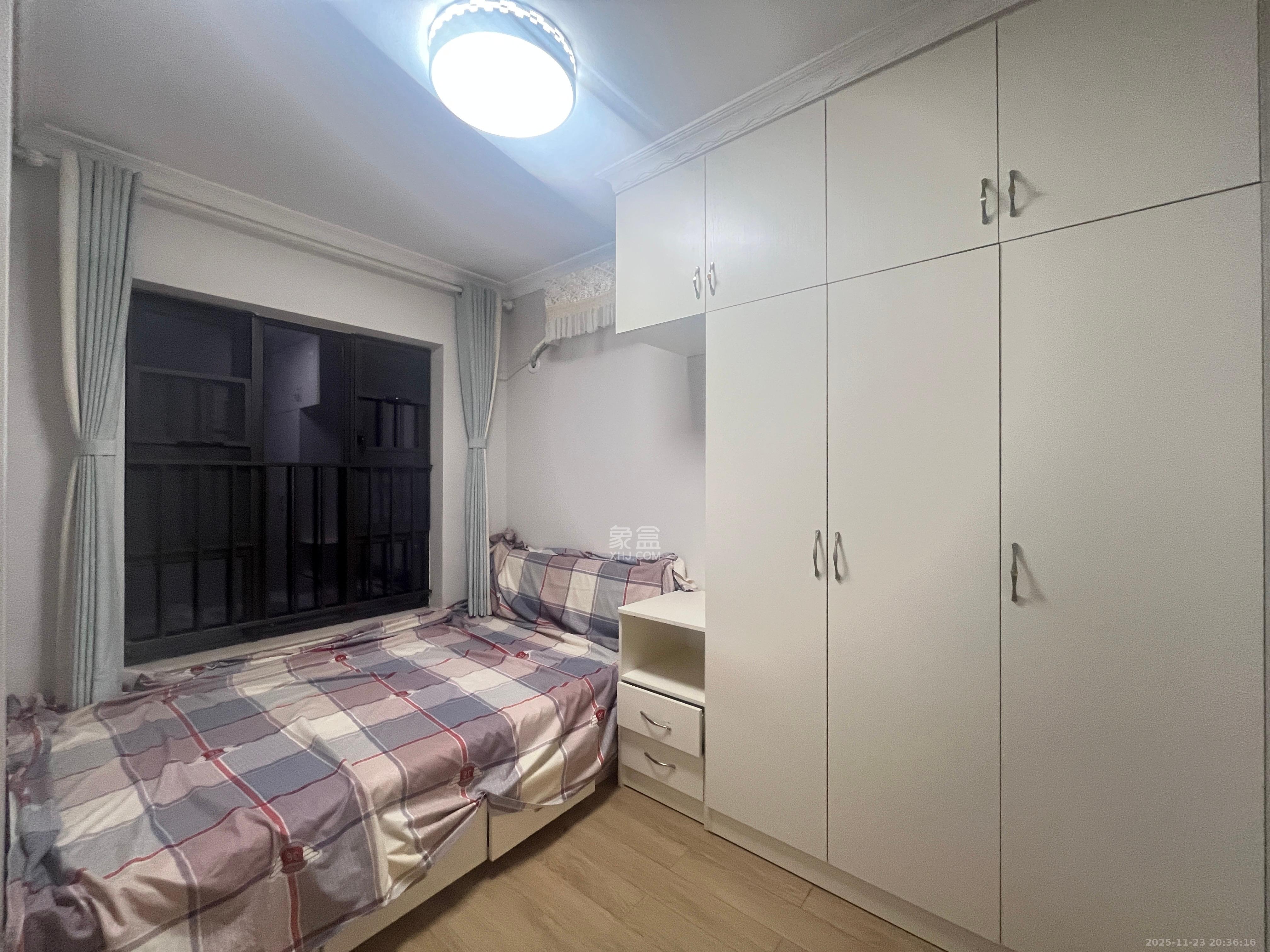 时代倾城二期  2室2厅1卫    1800.0元/月室内图