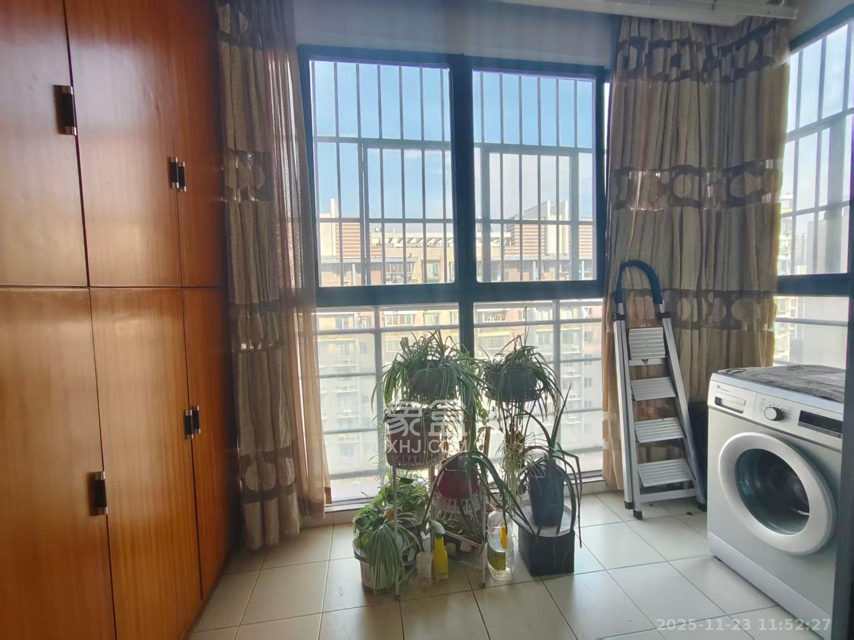 银港水晶城  2室2厅1卫    2200.0元/月室内图