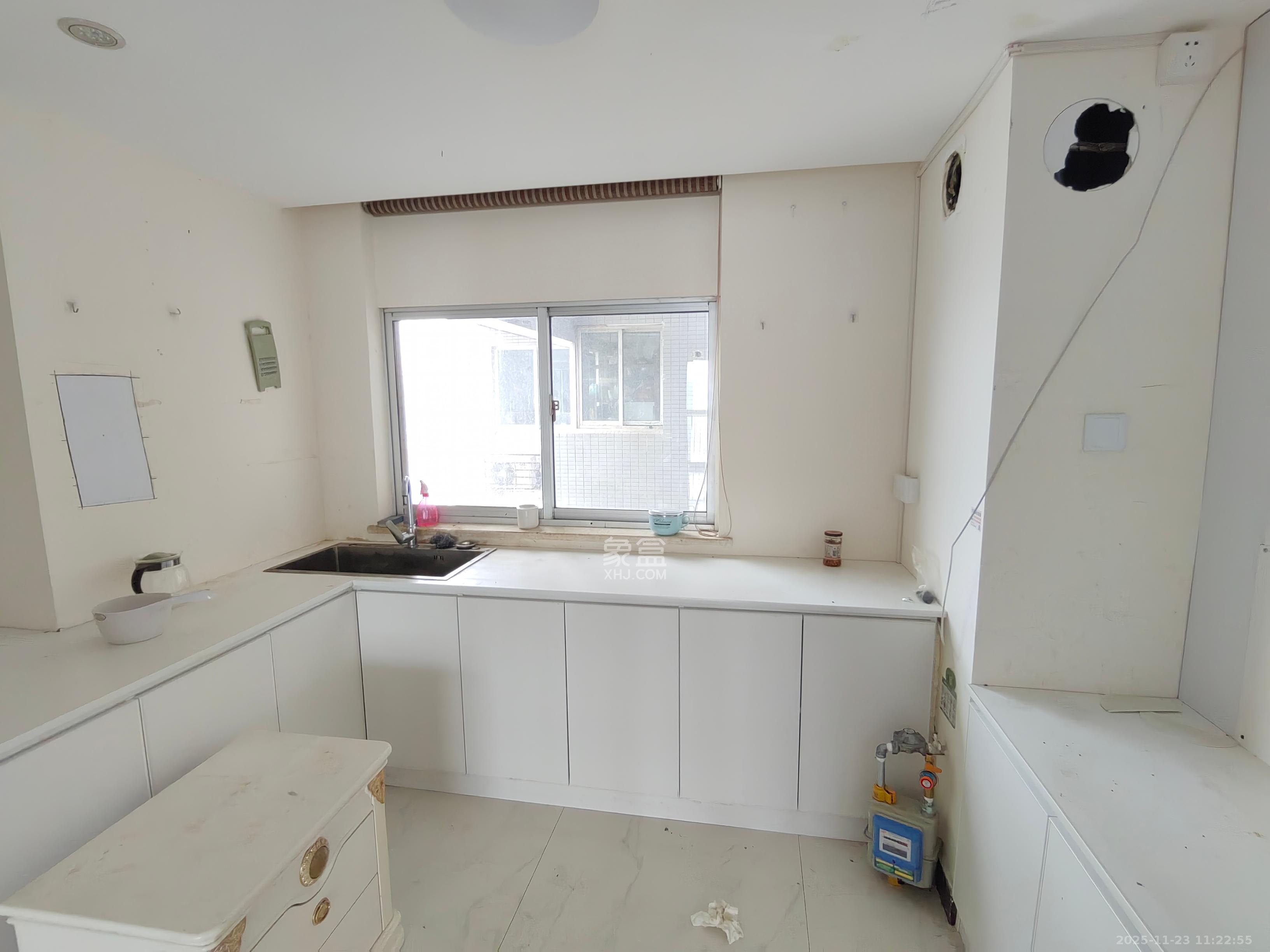 高桥现代商贸城 4室2厅1卫 3800.0元/月 高桥现代商贸城 4室2厅1卫 3800.0元/月室内图