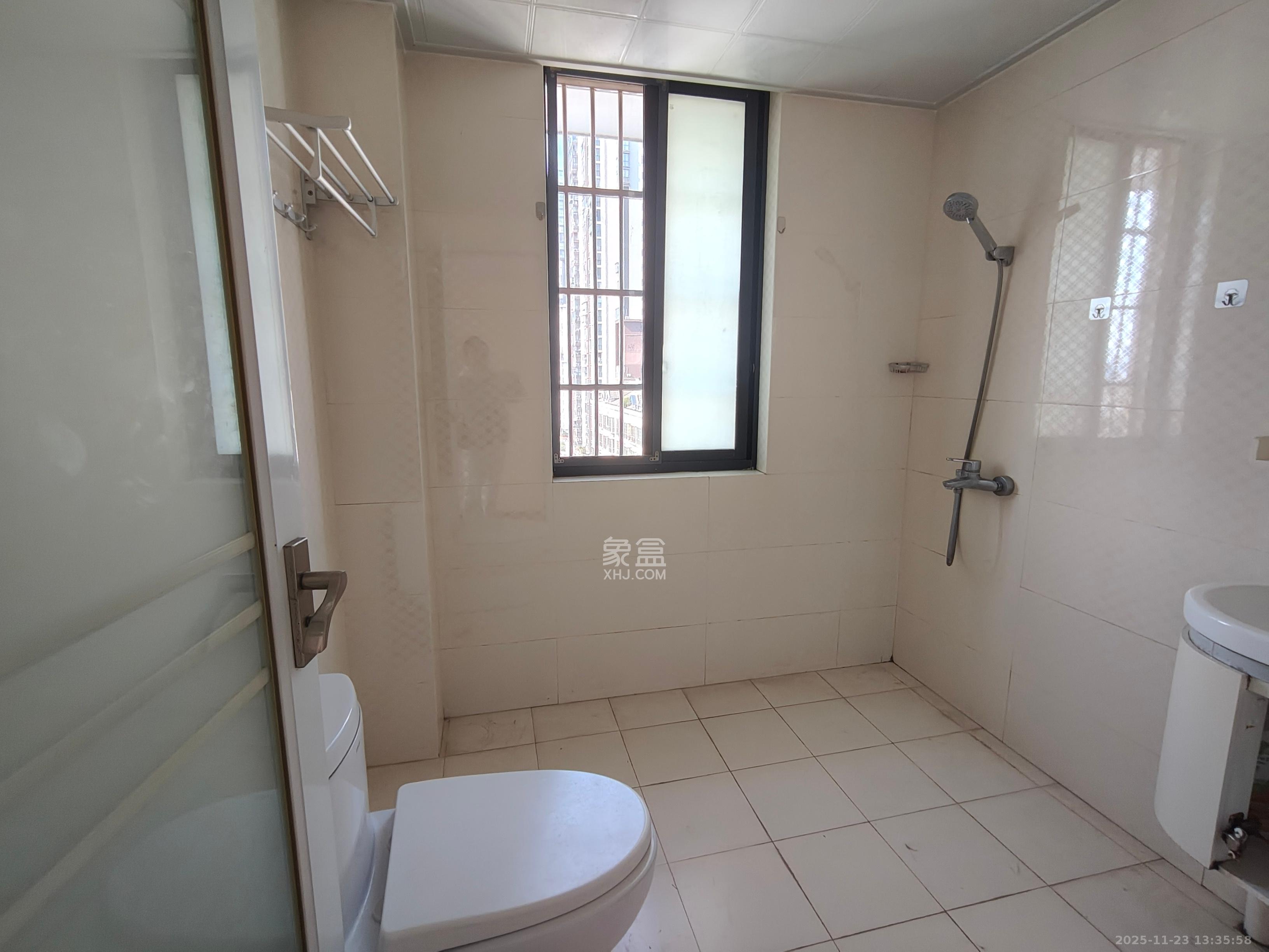 东方名都百草园 3室2厅1卫 2000.0元/月 东方名都百草园 3室2厅1卫 2000.0元/月室内图