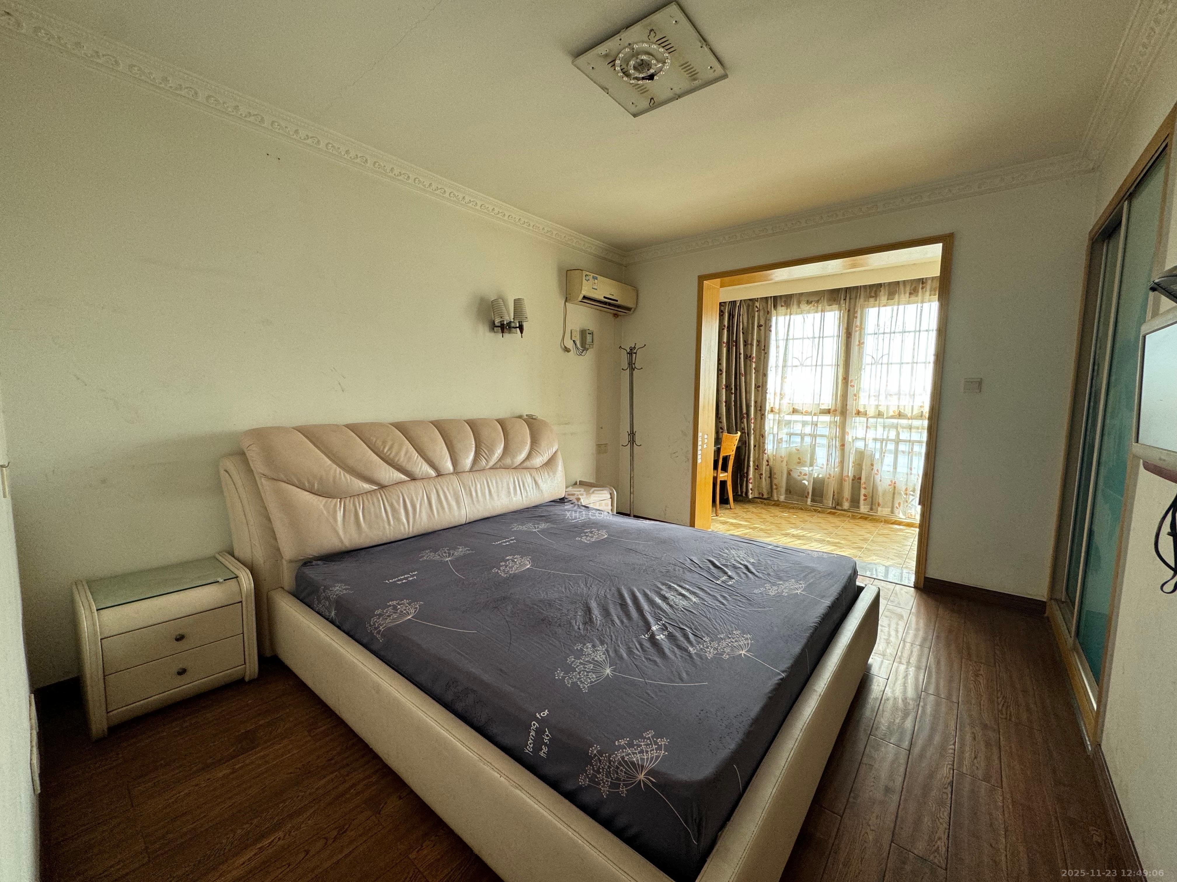 景环小区  4室2厅2卫    2200.0元/月室内图