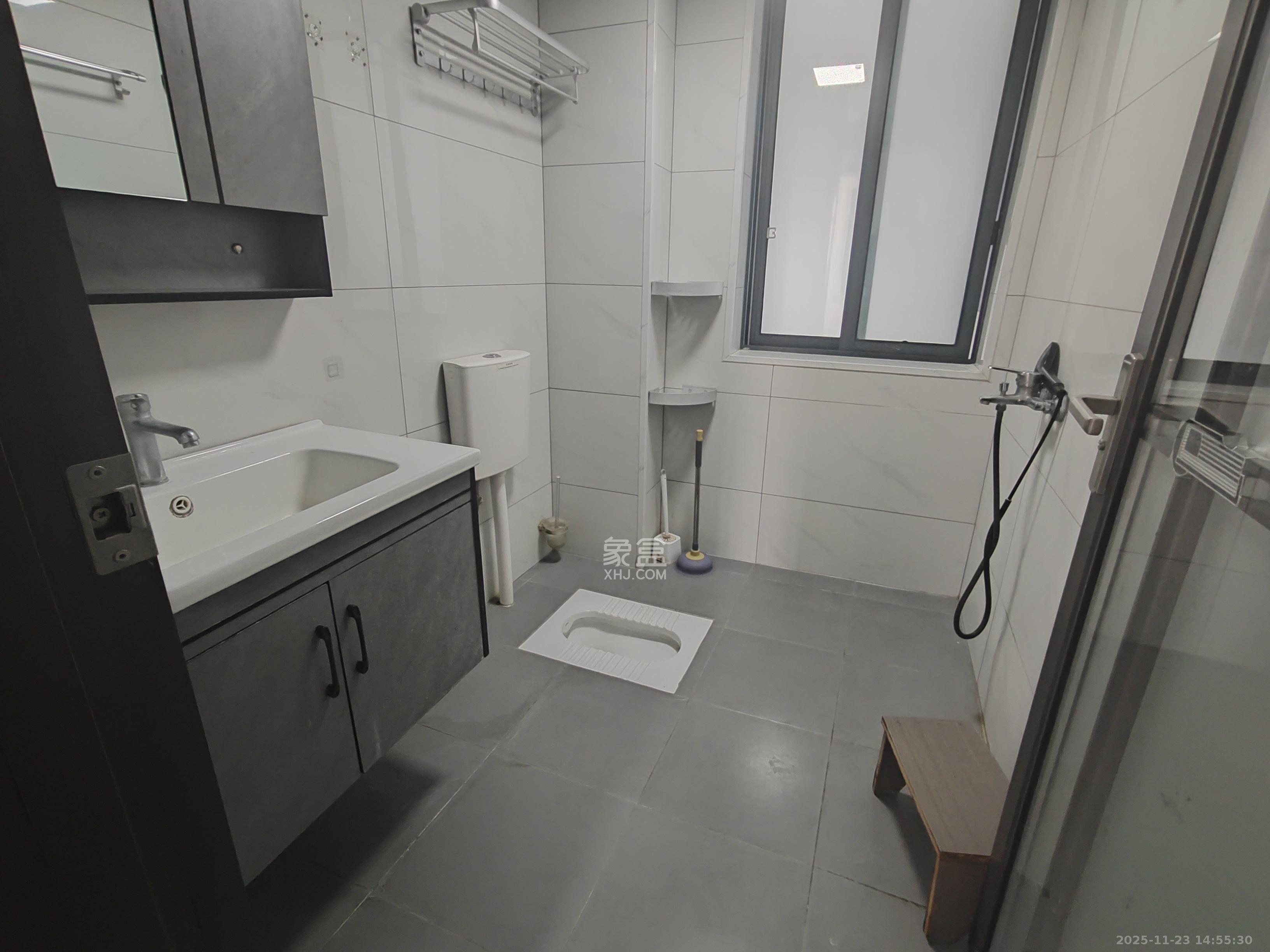 坪山家园  1室0厅0卫    1800.0元/月室内图