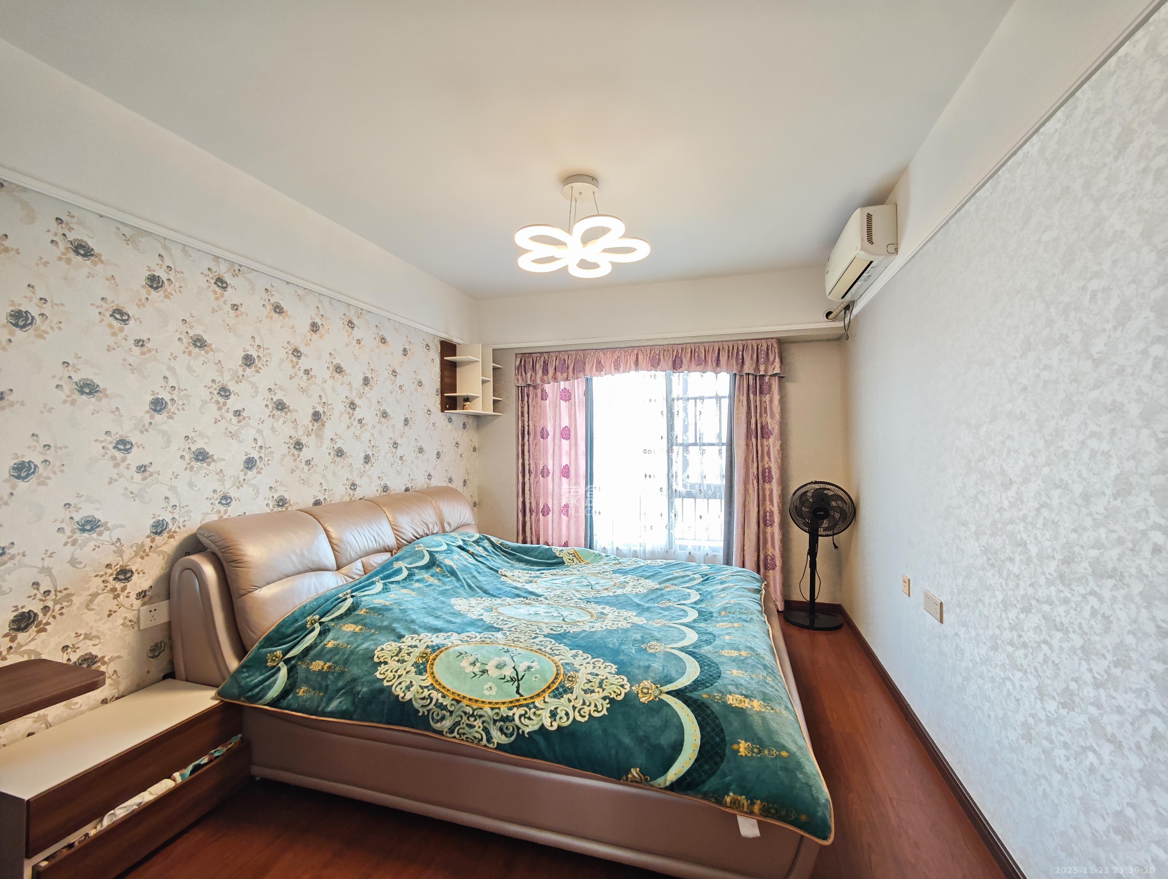 万科魅力之城非凡里 3室2厅2卫 125.0万 万科魅力之城非凡里 3室2厅2卫 125.0万卧室