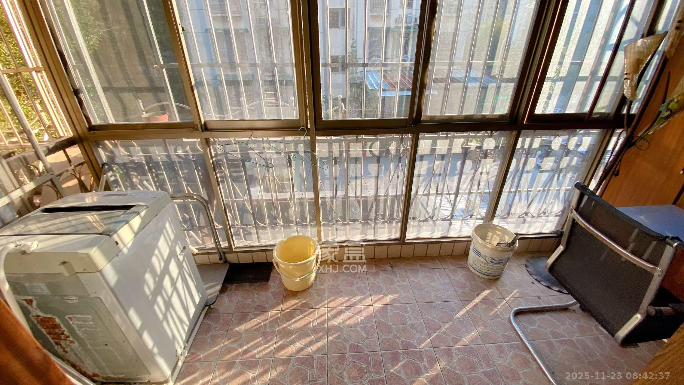 金帆小区 3室2厅2卫 2100.0元/月 金帆小区 3室2厅2卫 2100.0元/月室内图