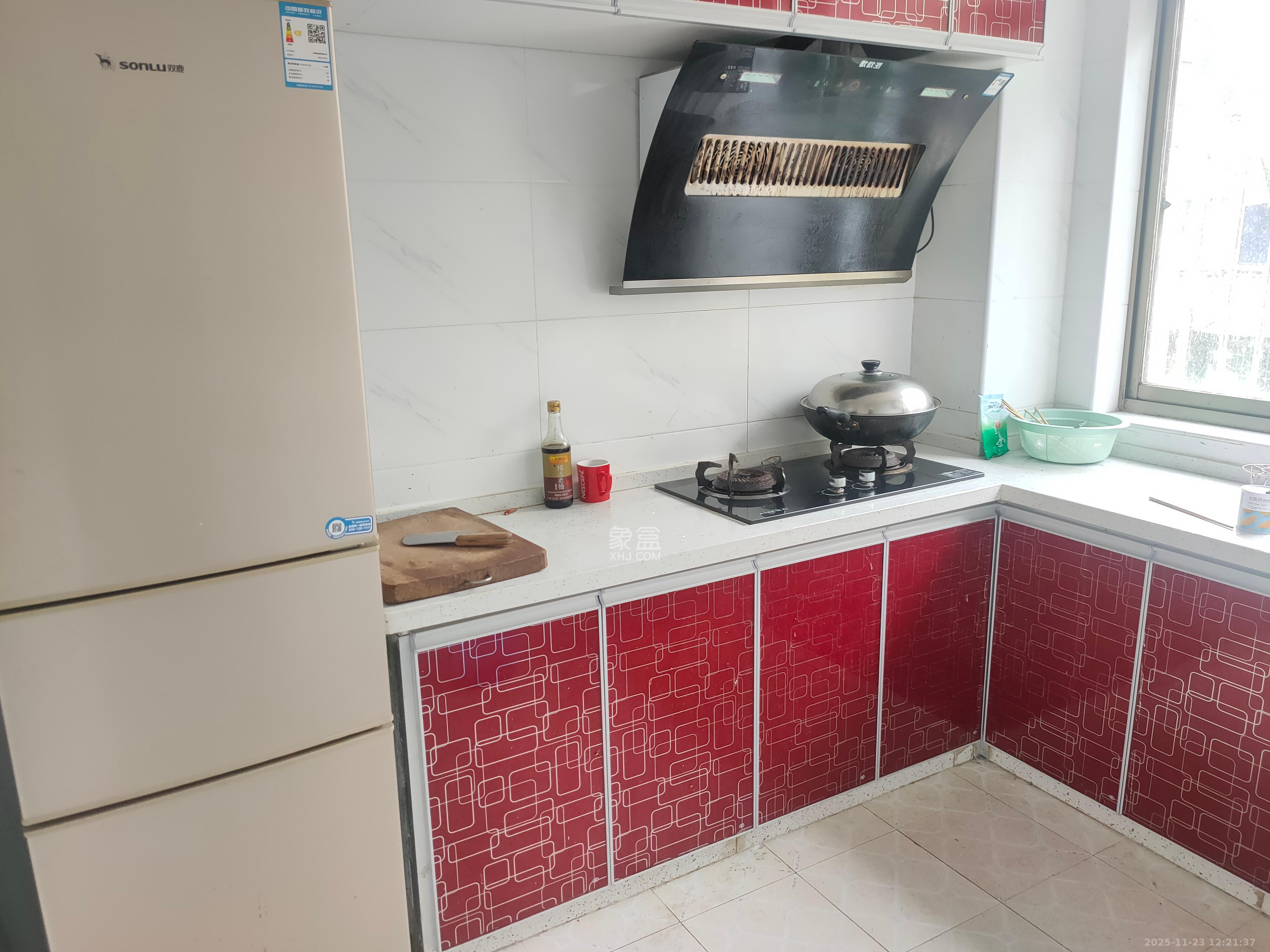 汽车发动机厂宿舍 3室2厅2卫 2000.0元/月 汽车发动机厂宿舍 3室2厅2卫 2000.0元/月室内图