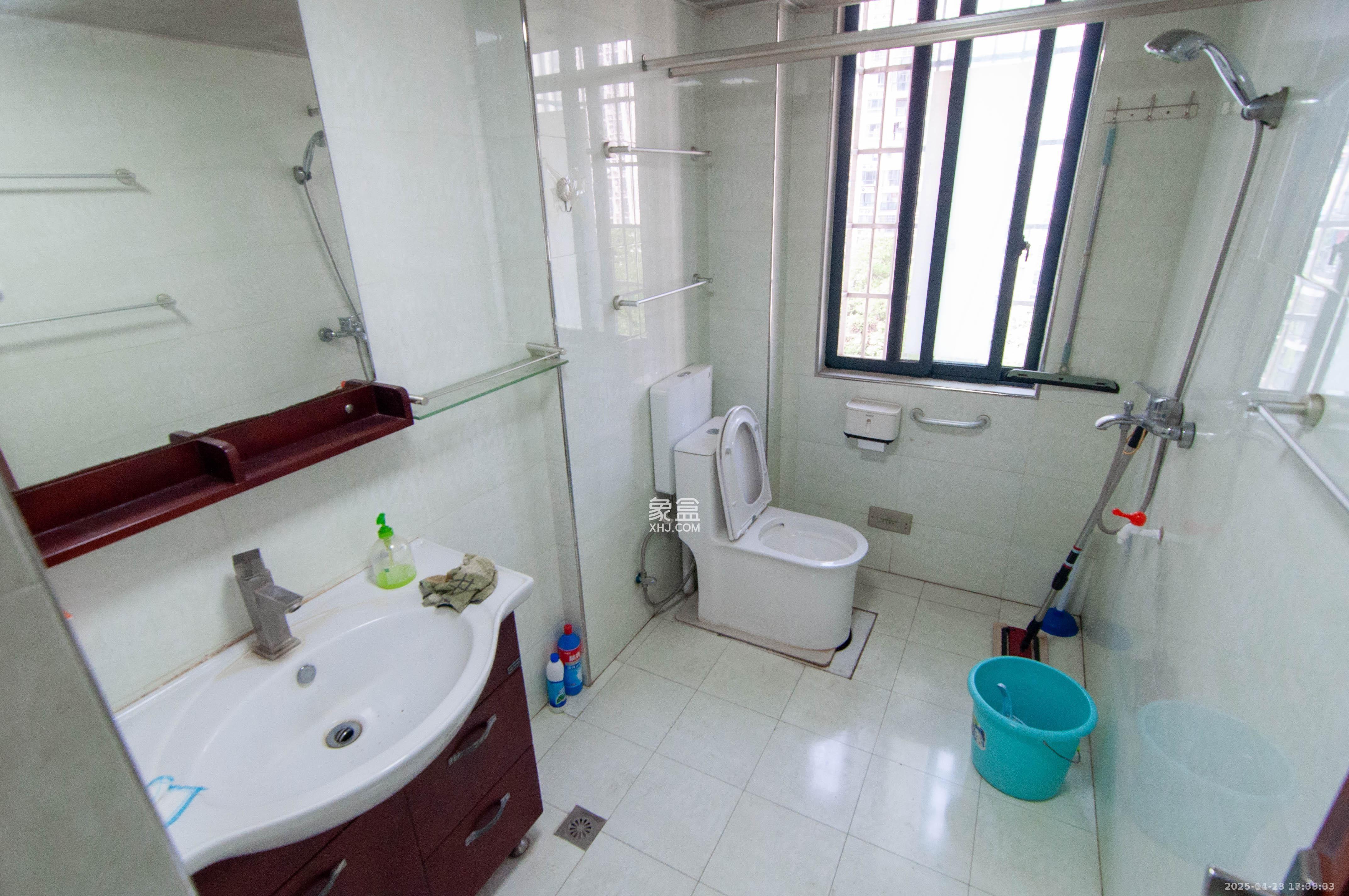 海林馨香雅苑 2室2厅1卫 2500.0元/月 海林馨香雅苑 2室2厅1卫 2500.0元/月室内图