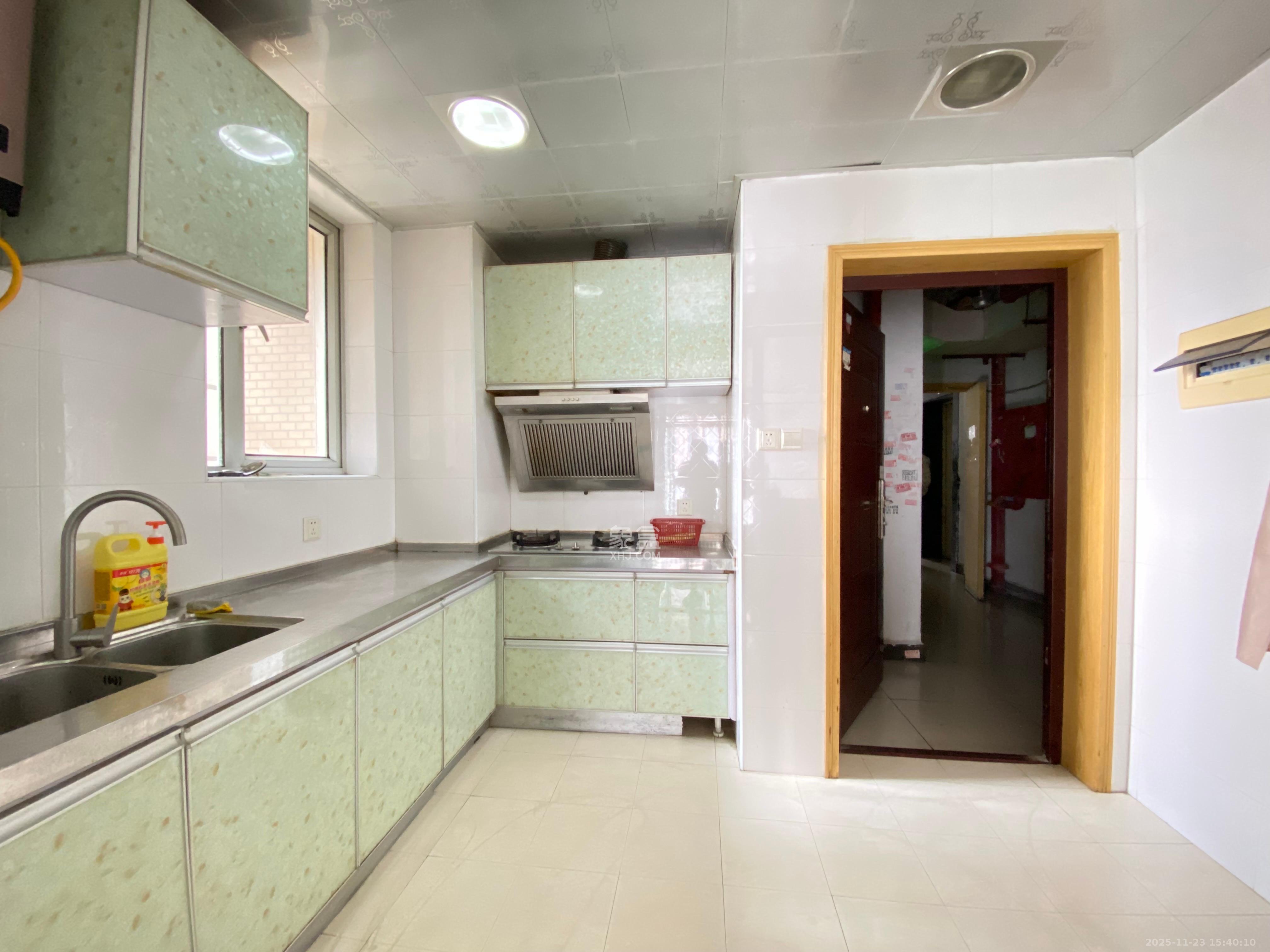 凯通国际城(凯通朝庭) 2室1厅1卫 2200.0元/月 凯通国际城(凯通朝庭) 2室1厅1卫 2200.0元/月室内图