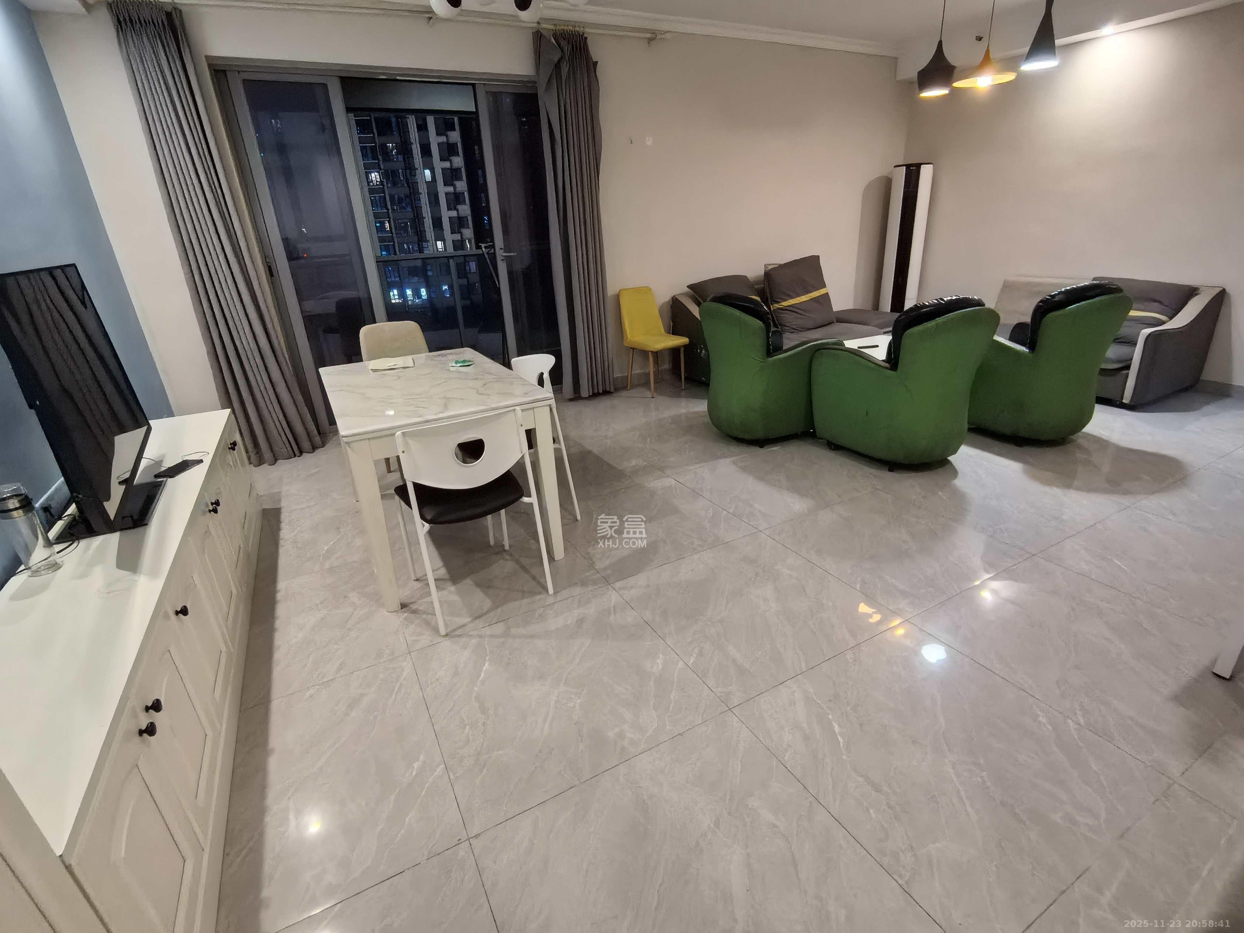 保利天禧C区  5室2厅2卫    4500.0元/月