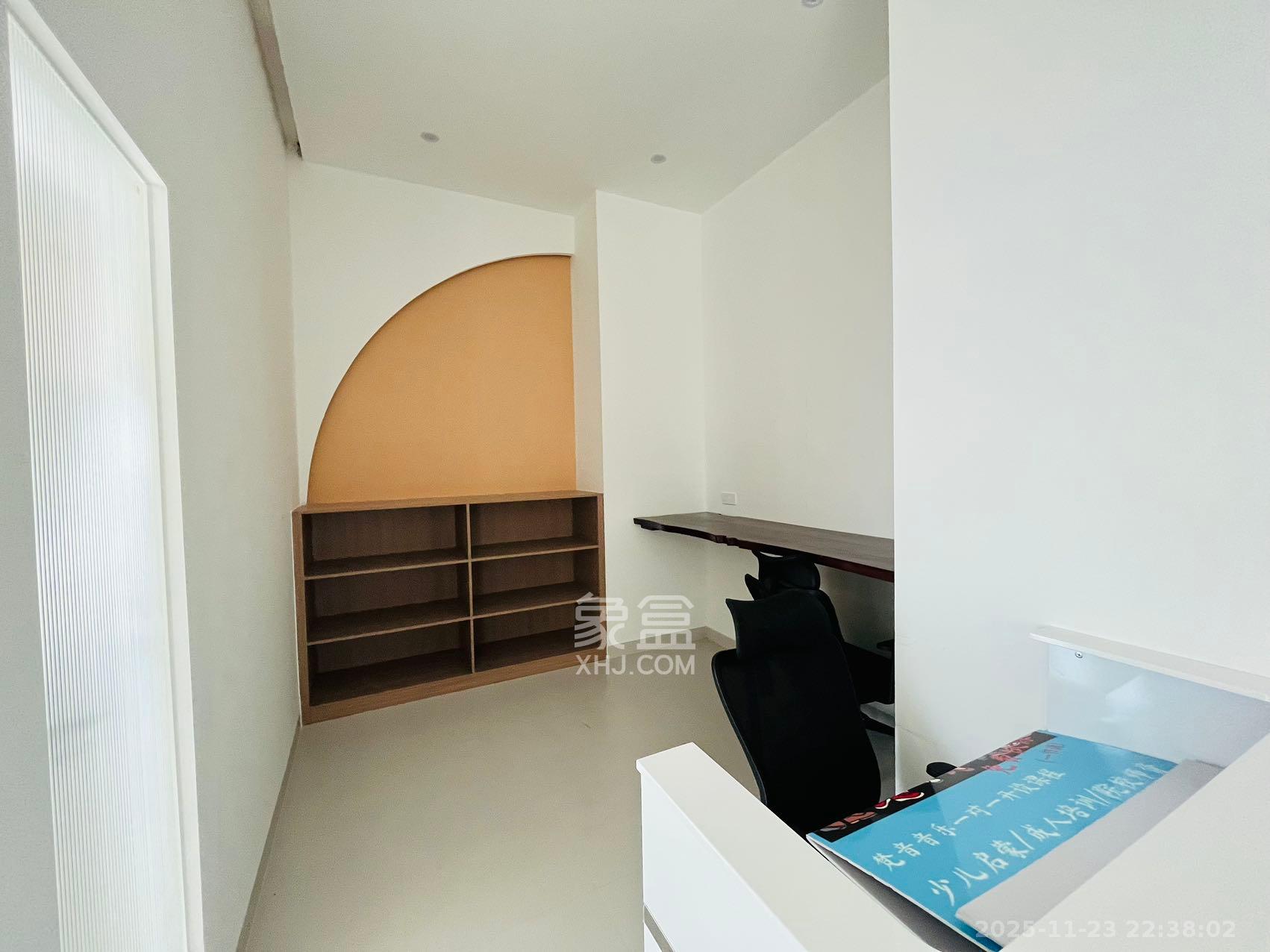 卓越中寰  1室1厅1卫    7500.0元/月室内图