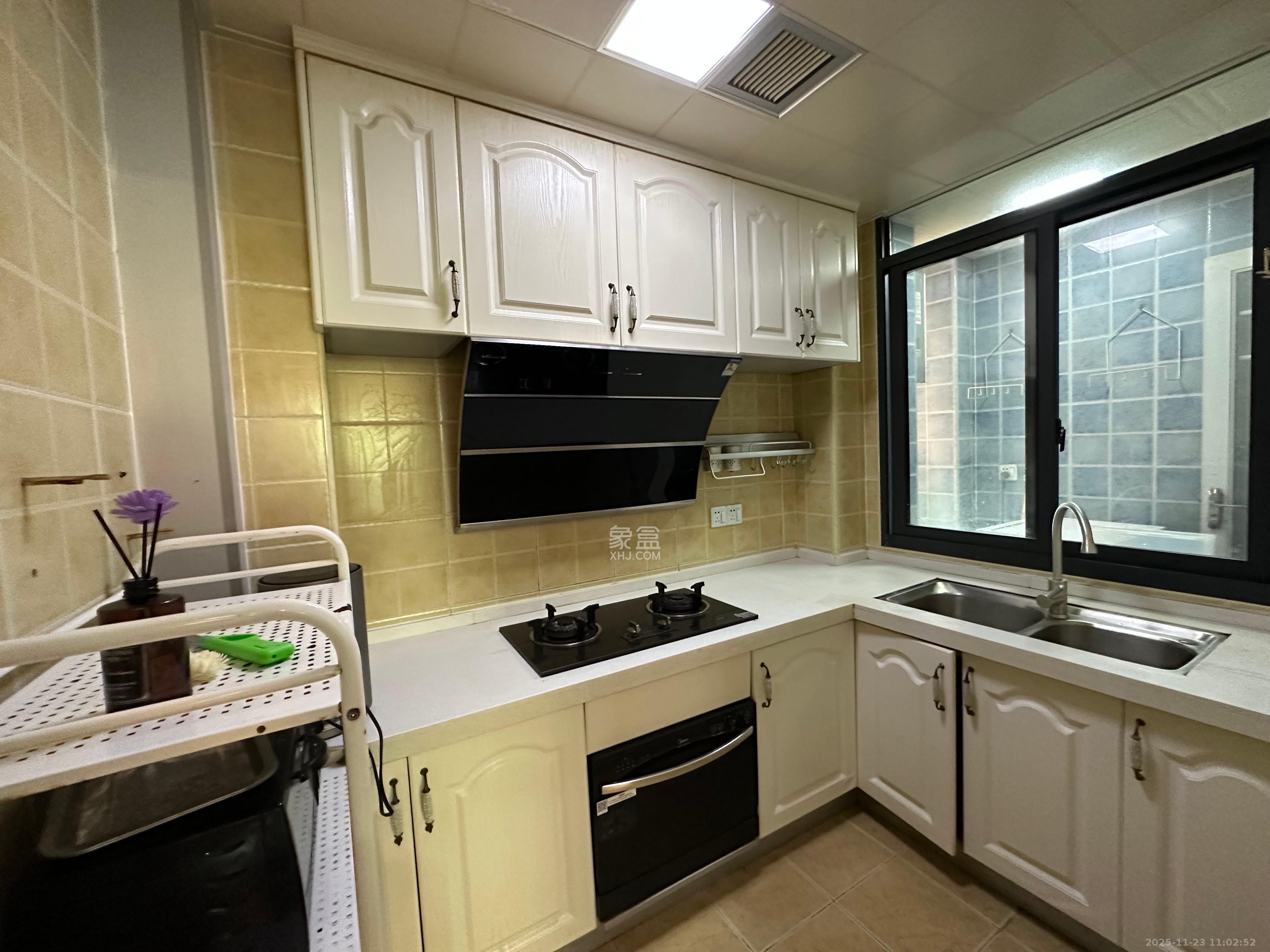 湘府9号  3室2厅1卫    2800.0元/月室内图