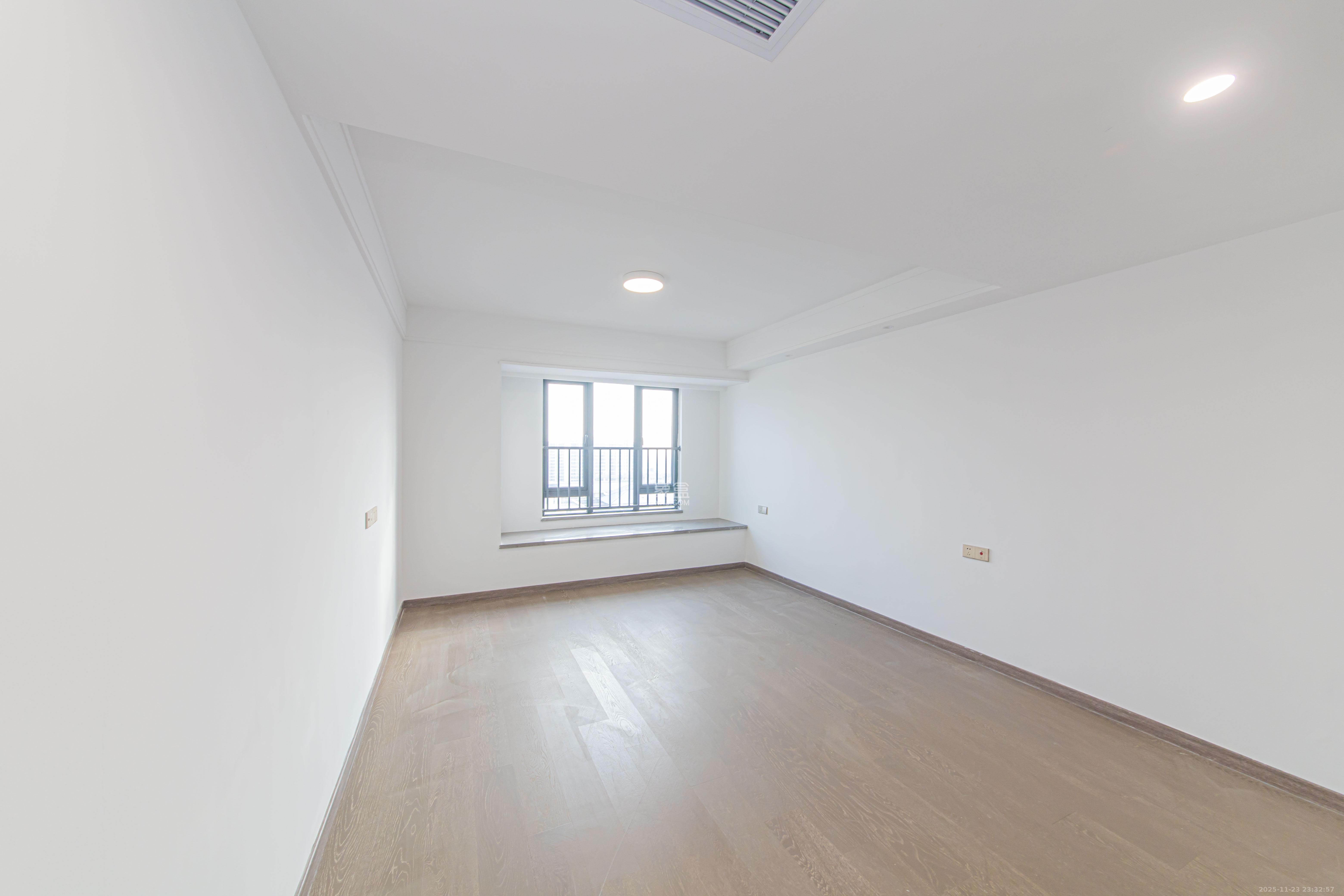 江悦和鸣 4室2厅2卫 229.0万 江悦和鸣 4室2厅2卫 229.0万卧室