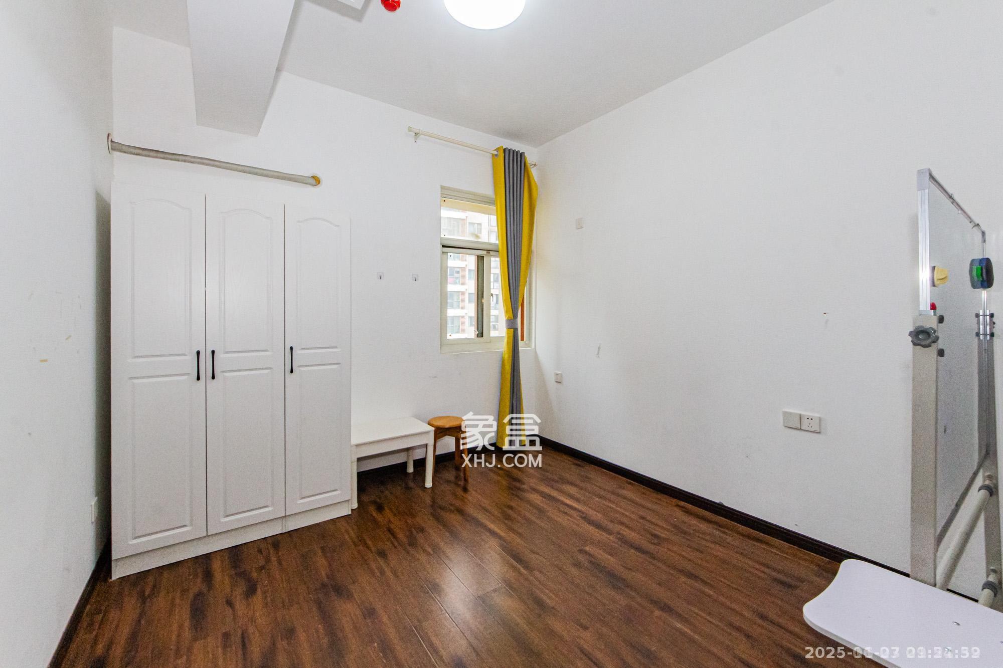 北辰三角洲E4区  3室2厅1卫    2800.0元/月室内图