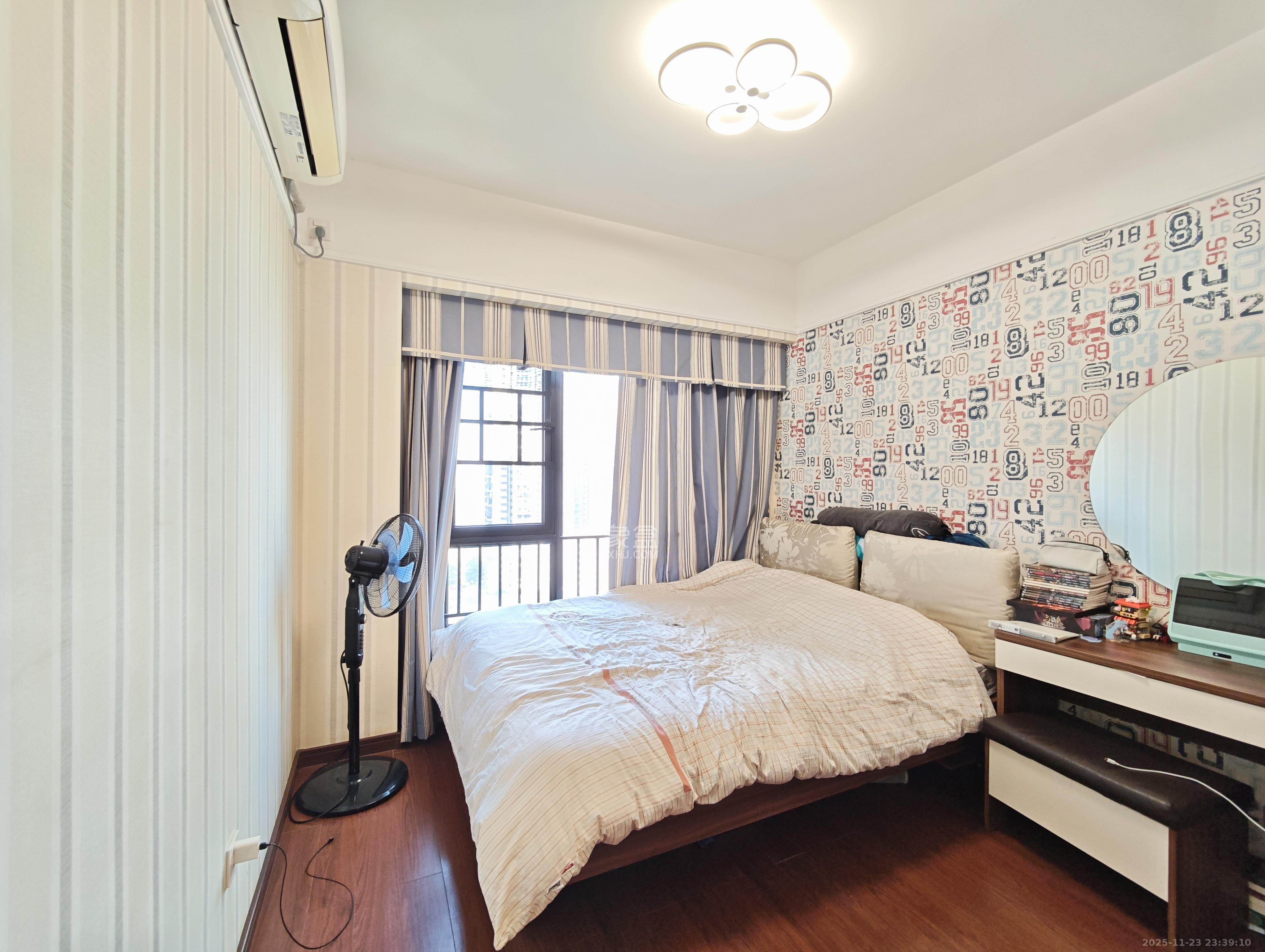 万科魅力之城非凡里 3室2厅2卫 125.0万 万科魅力之城非凡里 3室2厅2卫 125.0万卧室