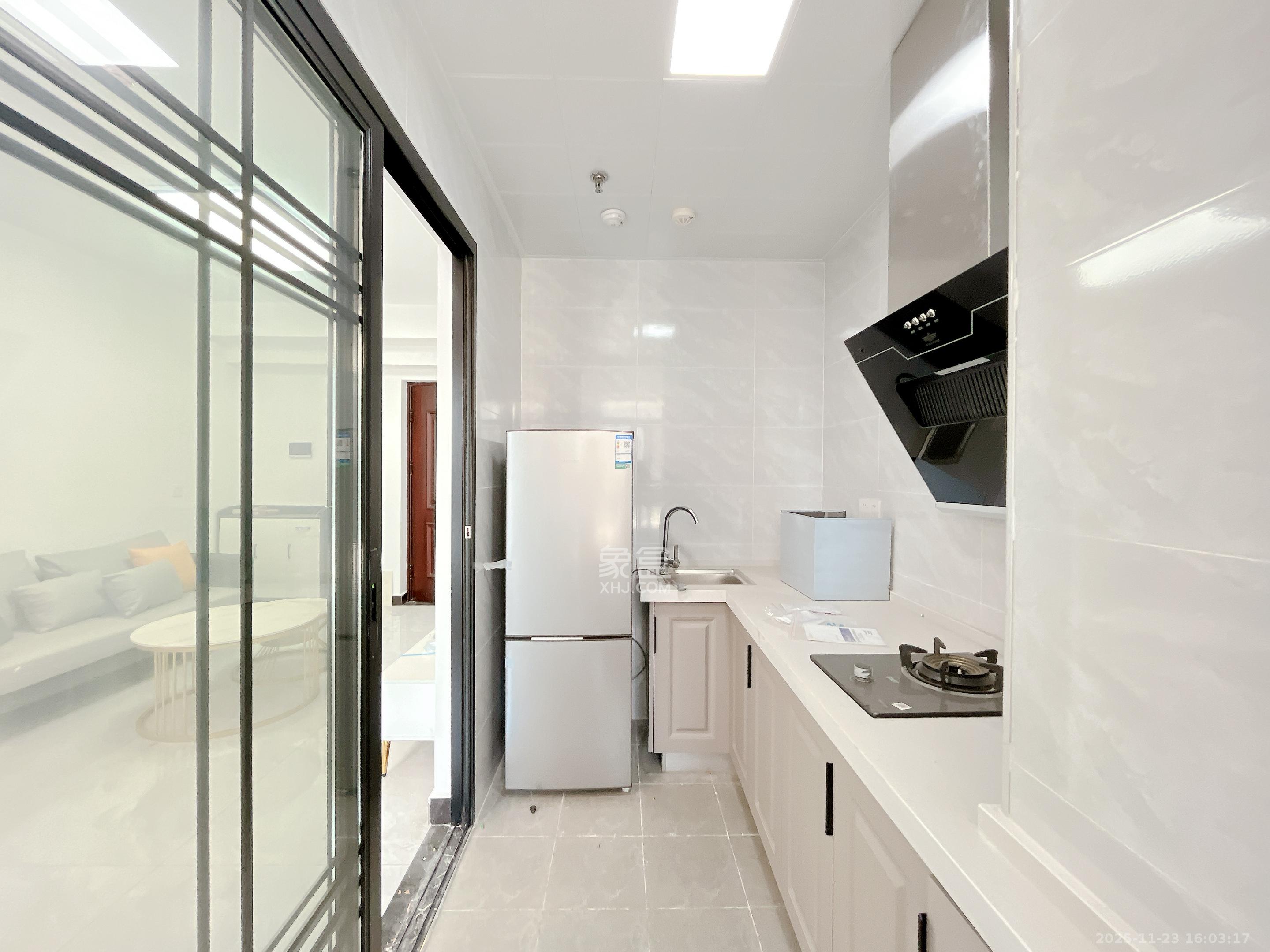 天健城  1室1厅1卫    2200.0元/月室内图